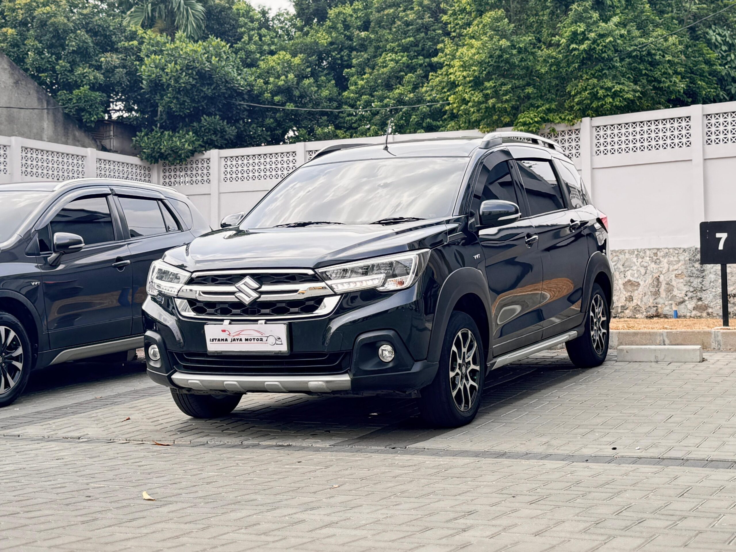 XL7 ZETA AT HITAM 2023 - Gambar 3