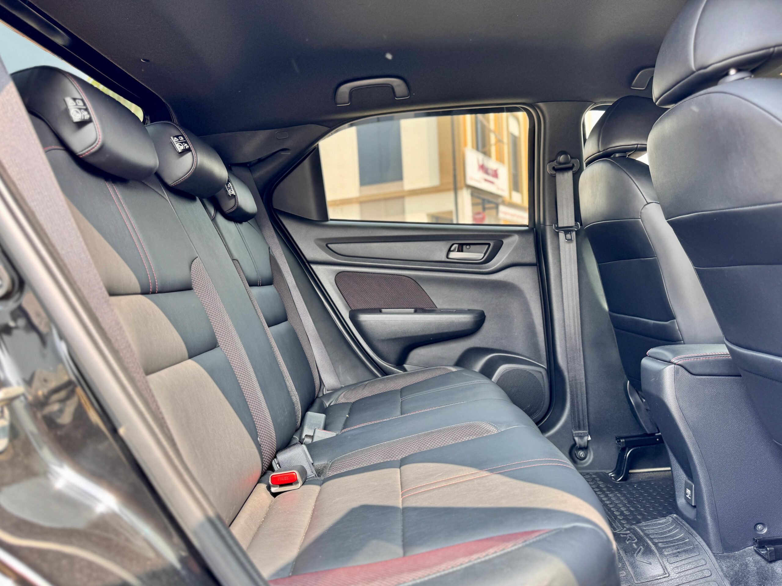 WRV RS SENSING CVT HITAM 2023 - Gambar 15
