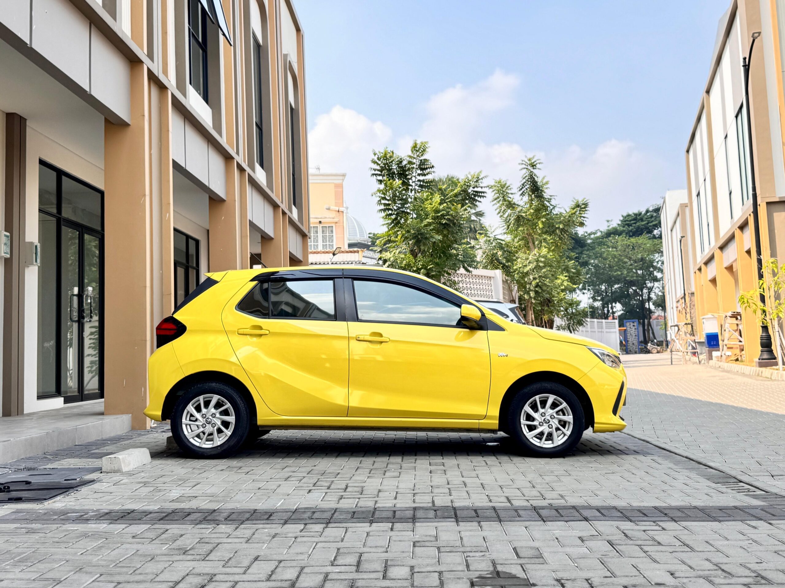 AGYA G CVT KUNING 2023 - Gambar 8