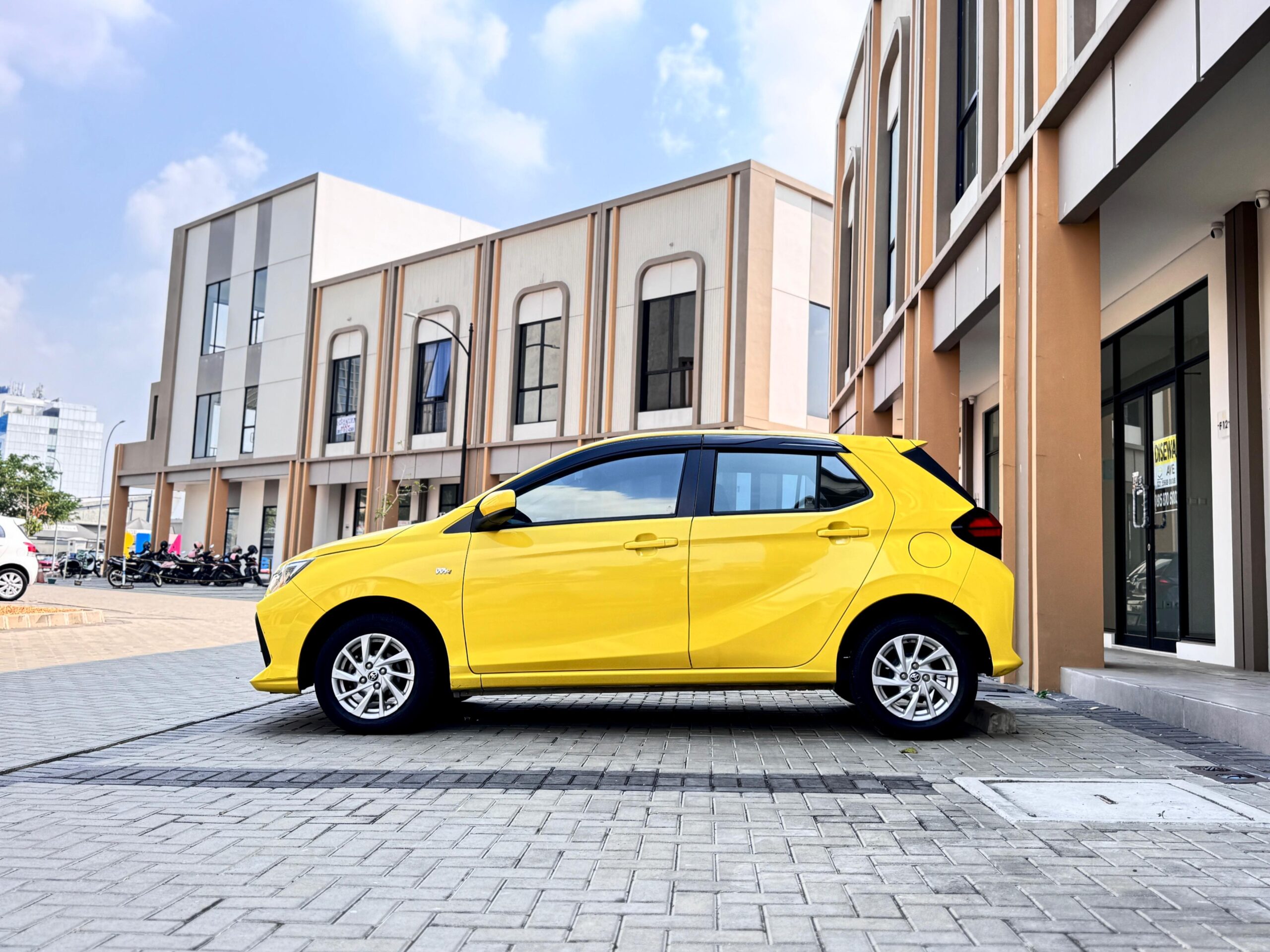 AGYA G CVT KUNING 2023 - Gambar 7