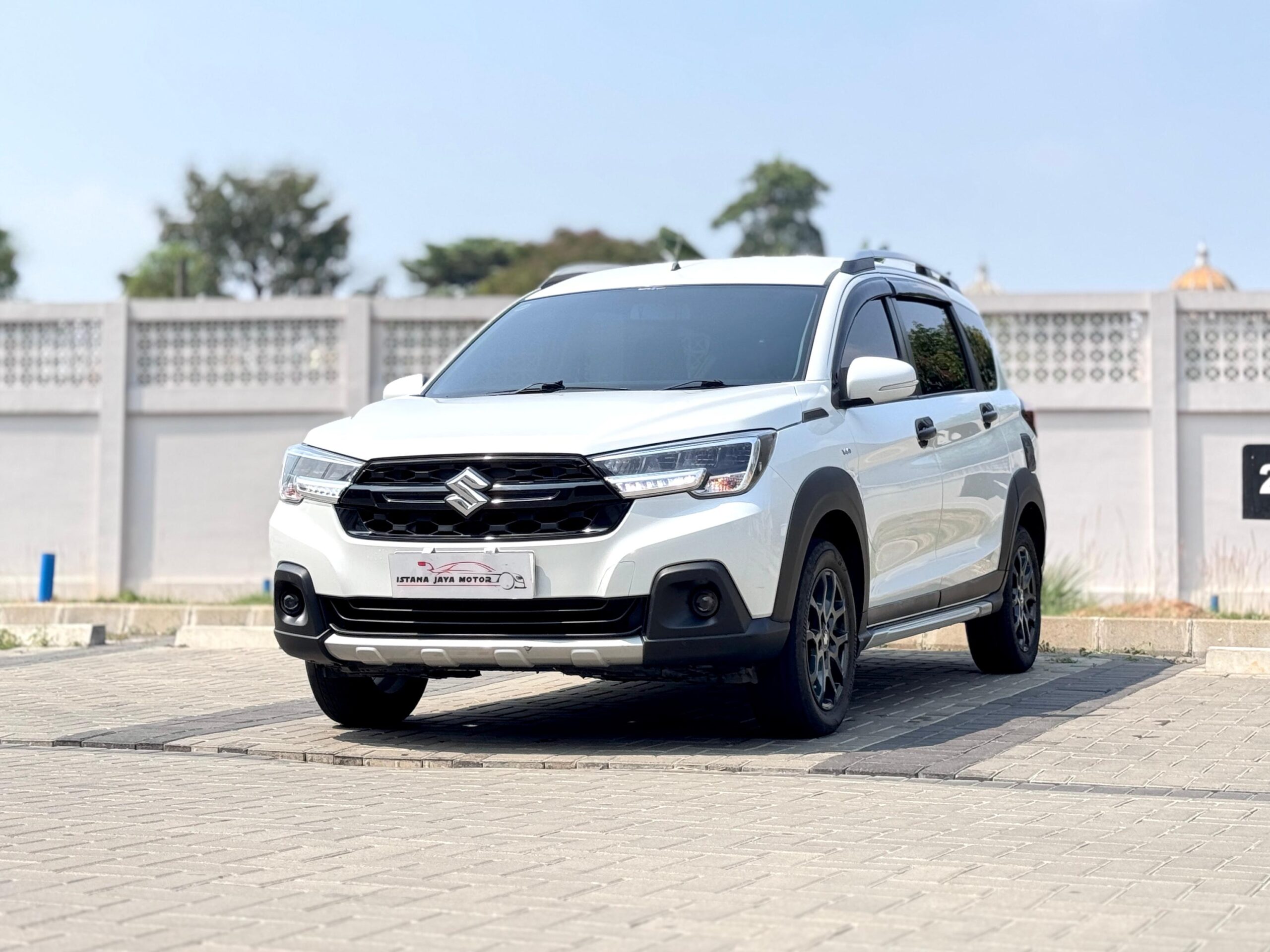 XL7 BETA HYBRID AT PUTIH 2023 - Gambar 3
