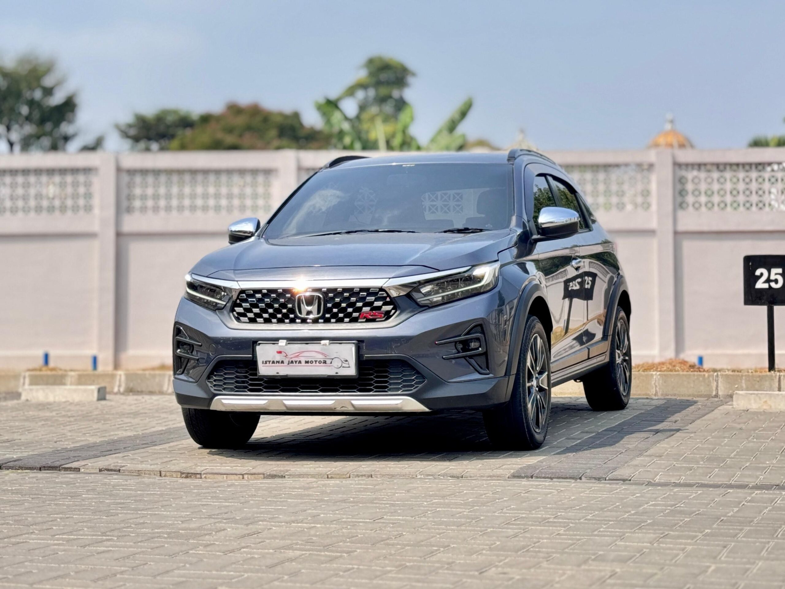 WRV RS CVT ABU 2023 - Gambar 3