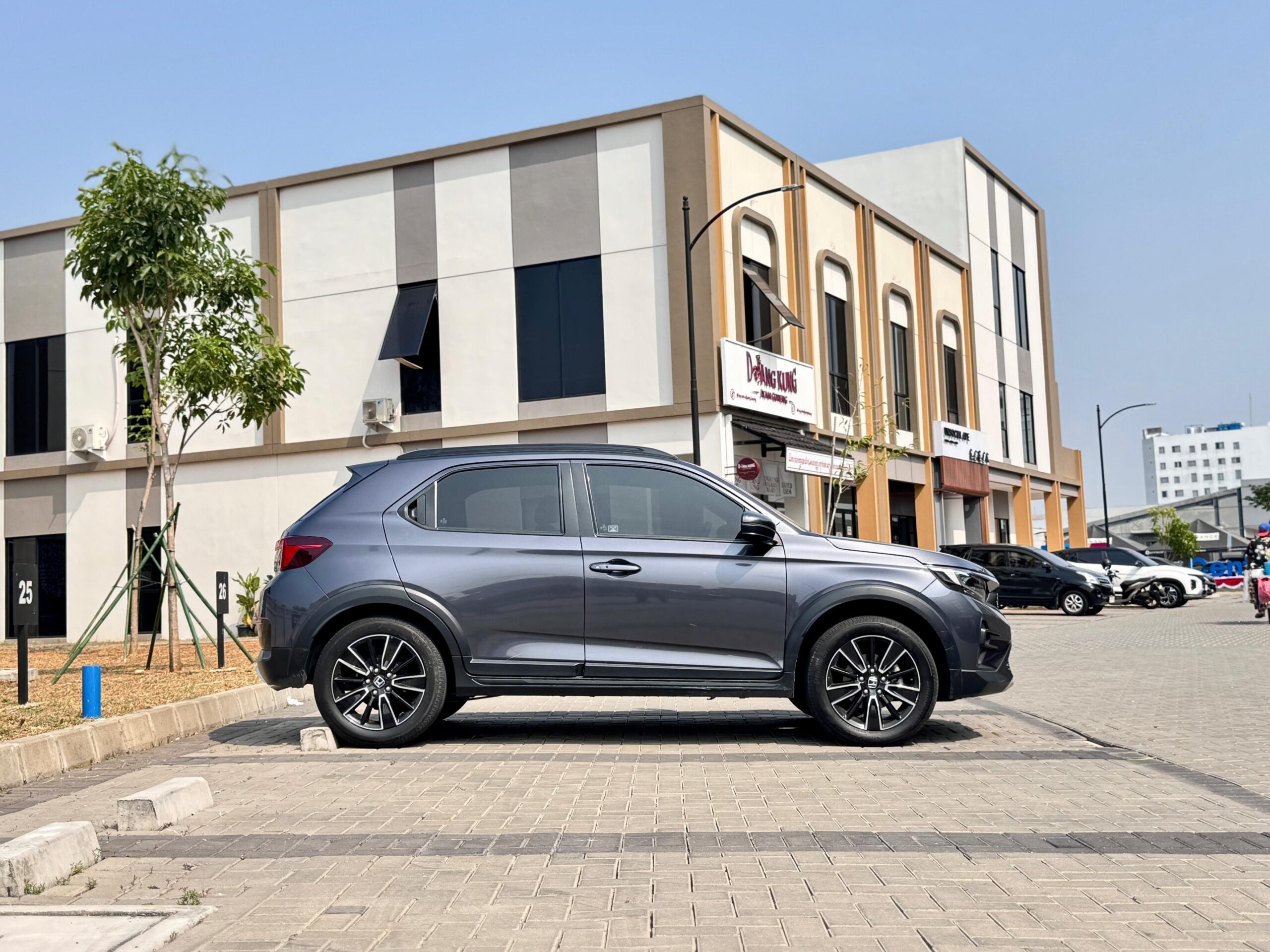 WRV RS CVT ABU 2023 - Gambar 8