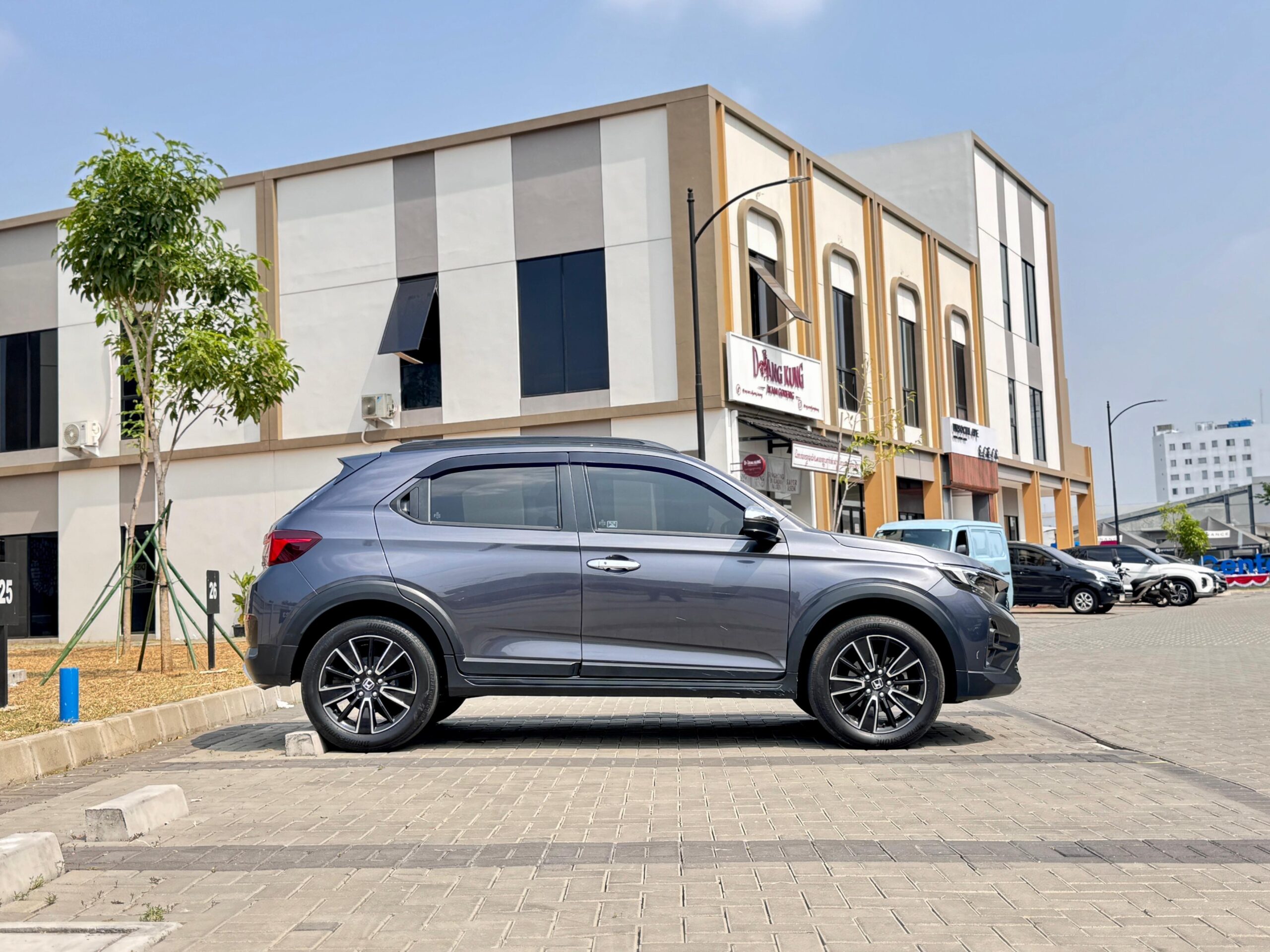 WRV RS CVT ABU 2023 - Gambar 8
