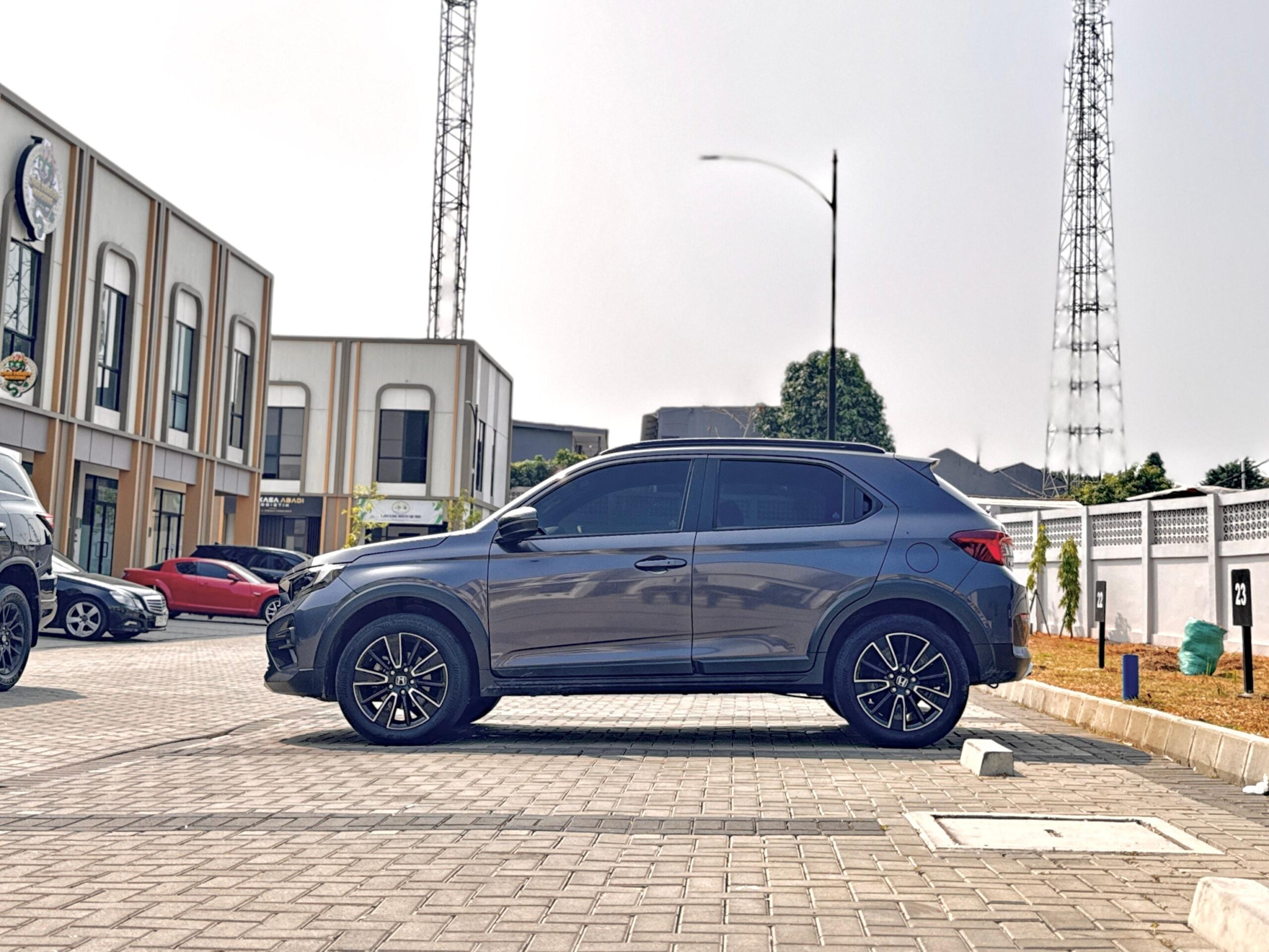 WRV RS CVT ABU 2023 - Gambar 7