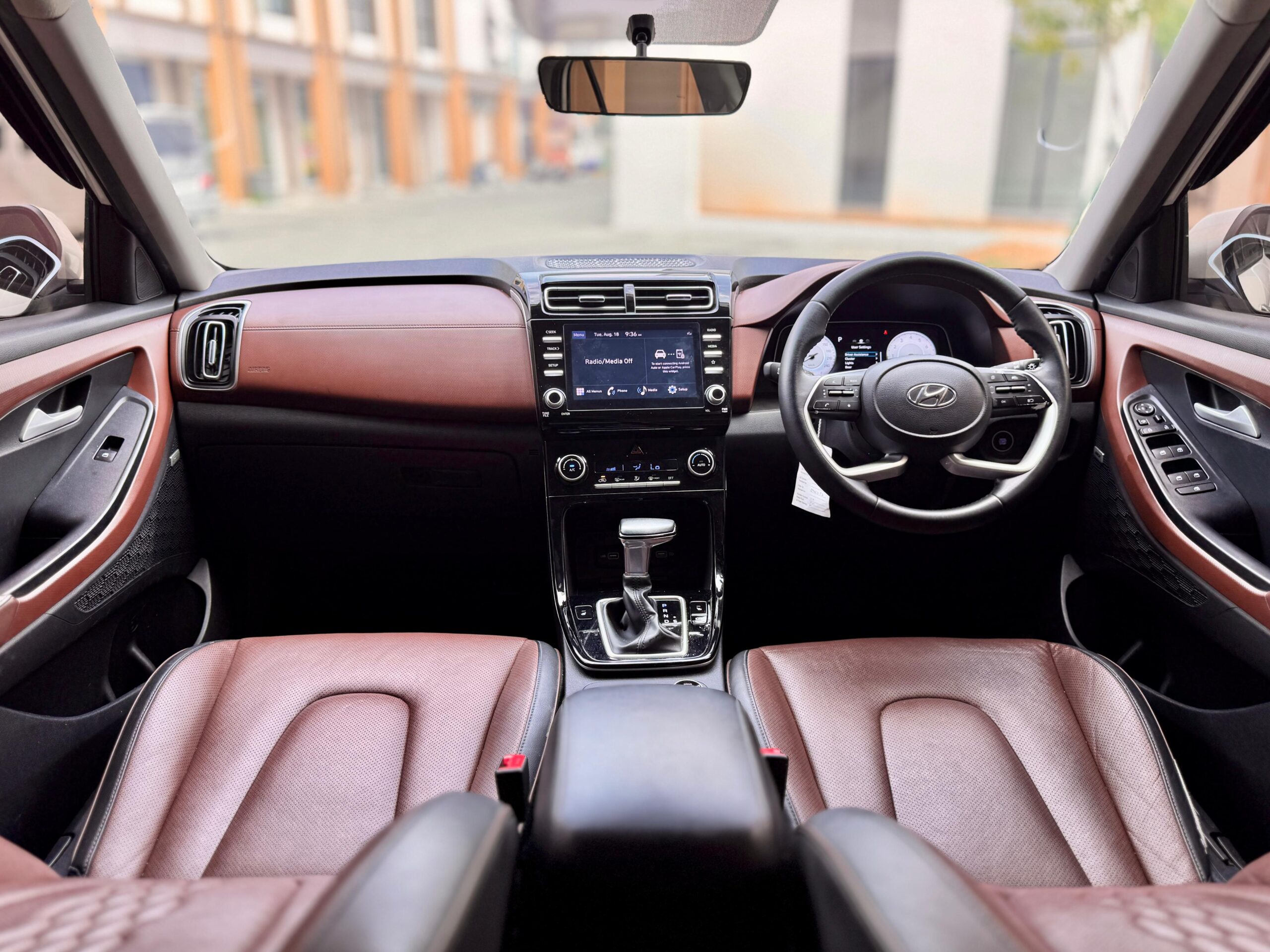 CRETA STYLE IVT PUTIH 2022 - Gambar 9