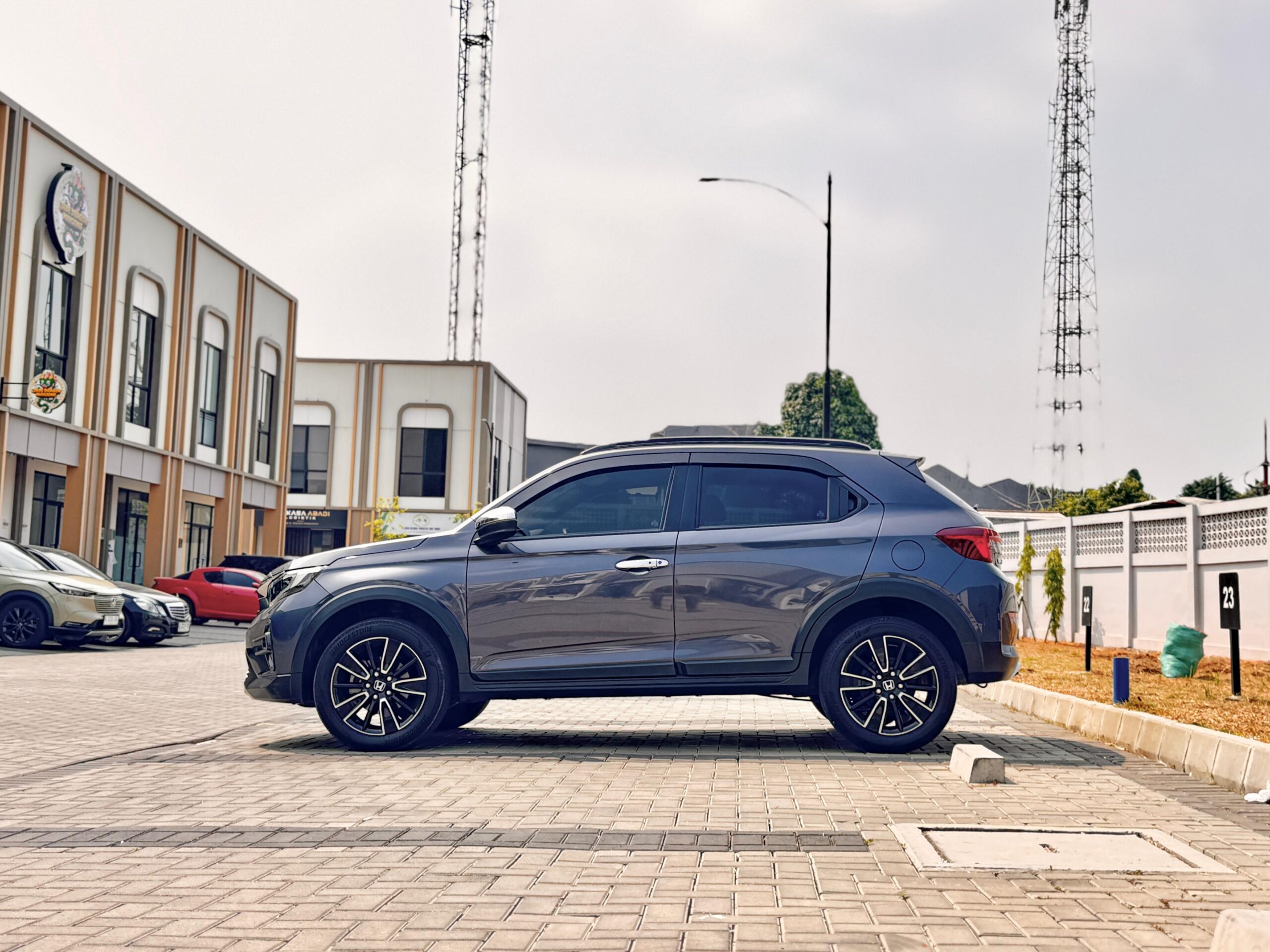 WRV RS CVT ABU 2023 - Gambar 7