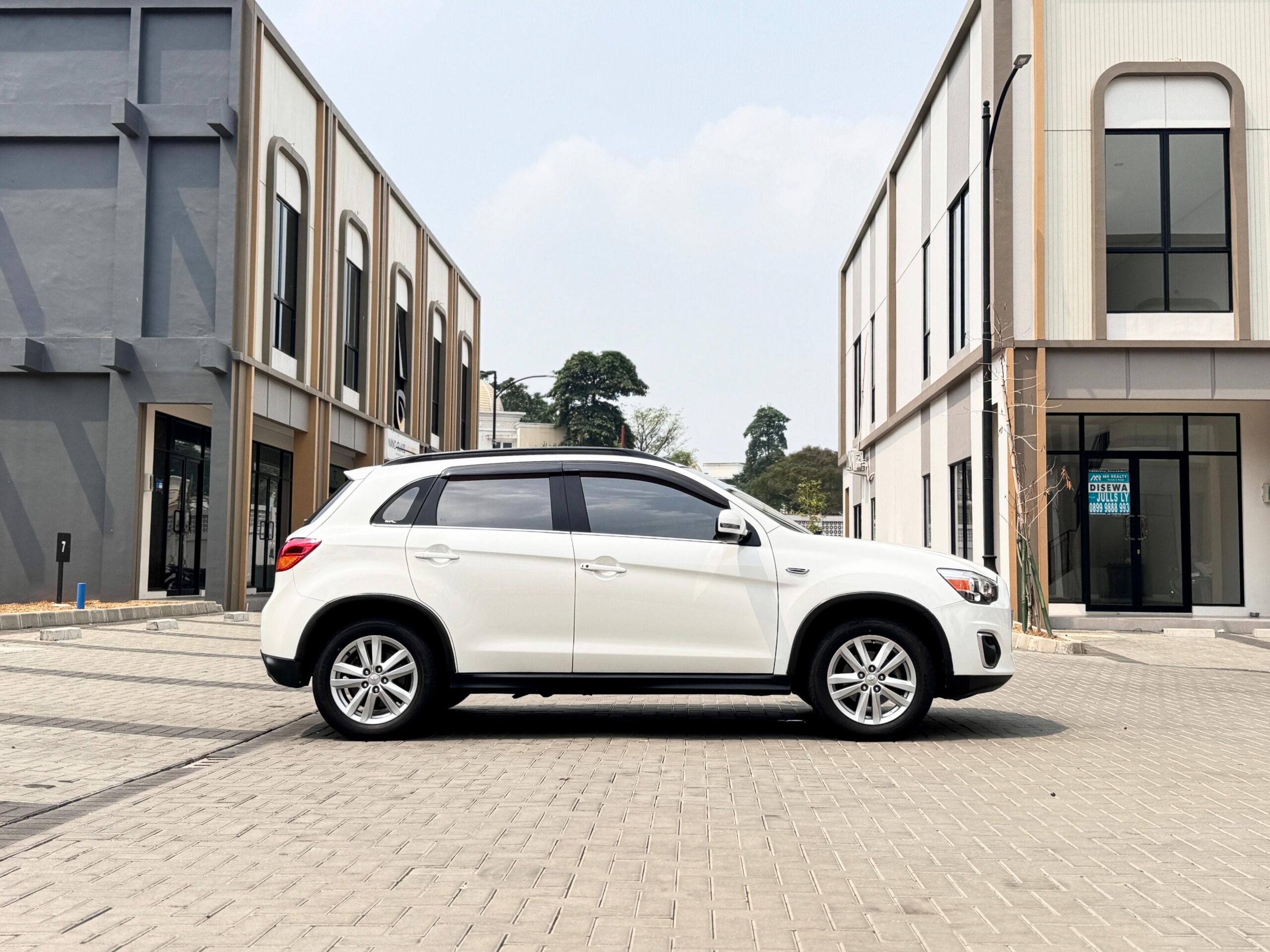 OUTLANDER SPORT PX PANORAMIC PUTIH 2014 - Gambar 8