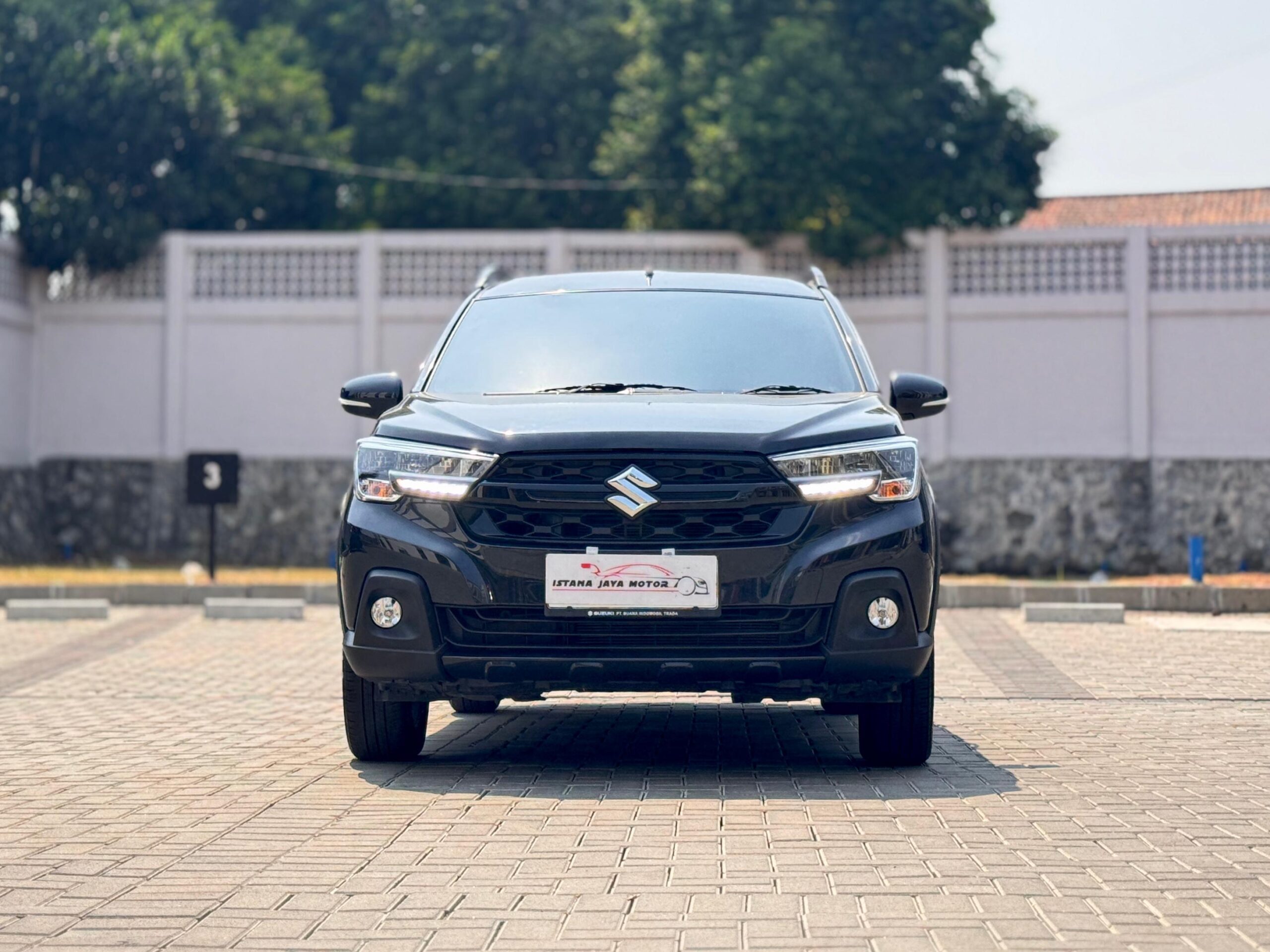 XL7 ALPHA KURO HYBRID AT HITAM 2026