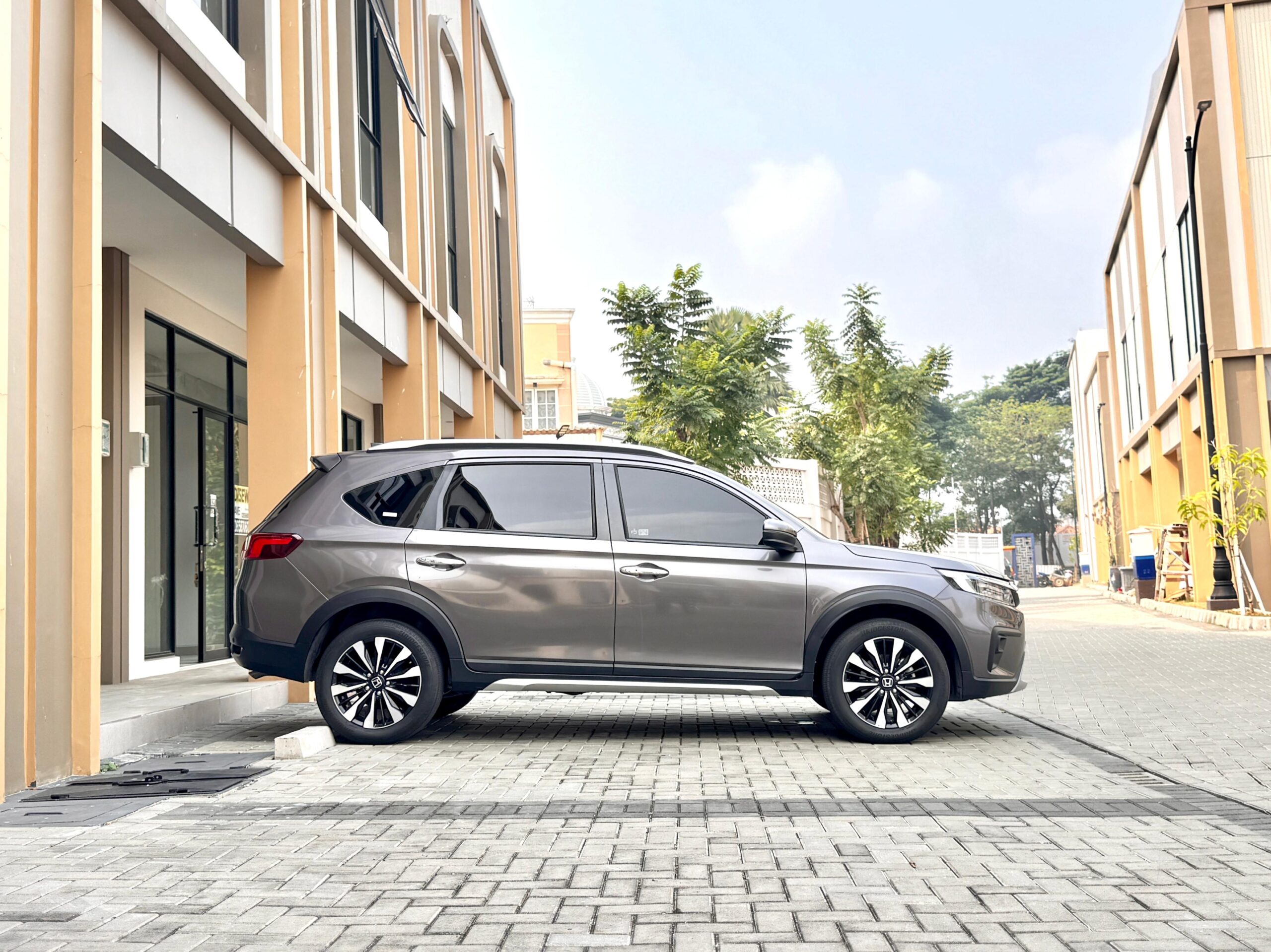 BRV E PRESTIGE CVT ABU 2022 - Gambar 7
