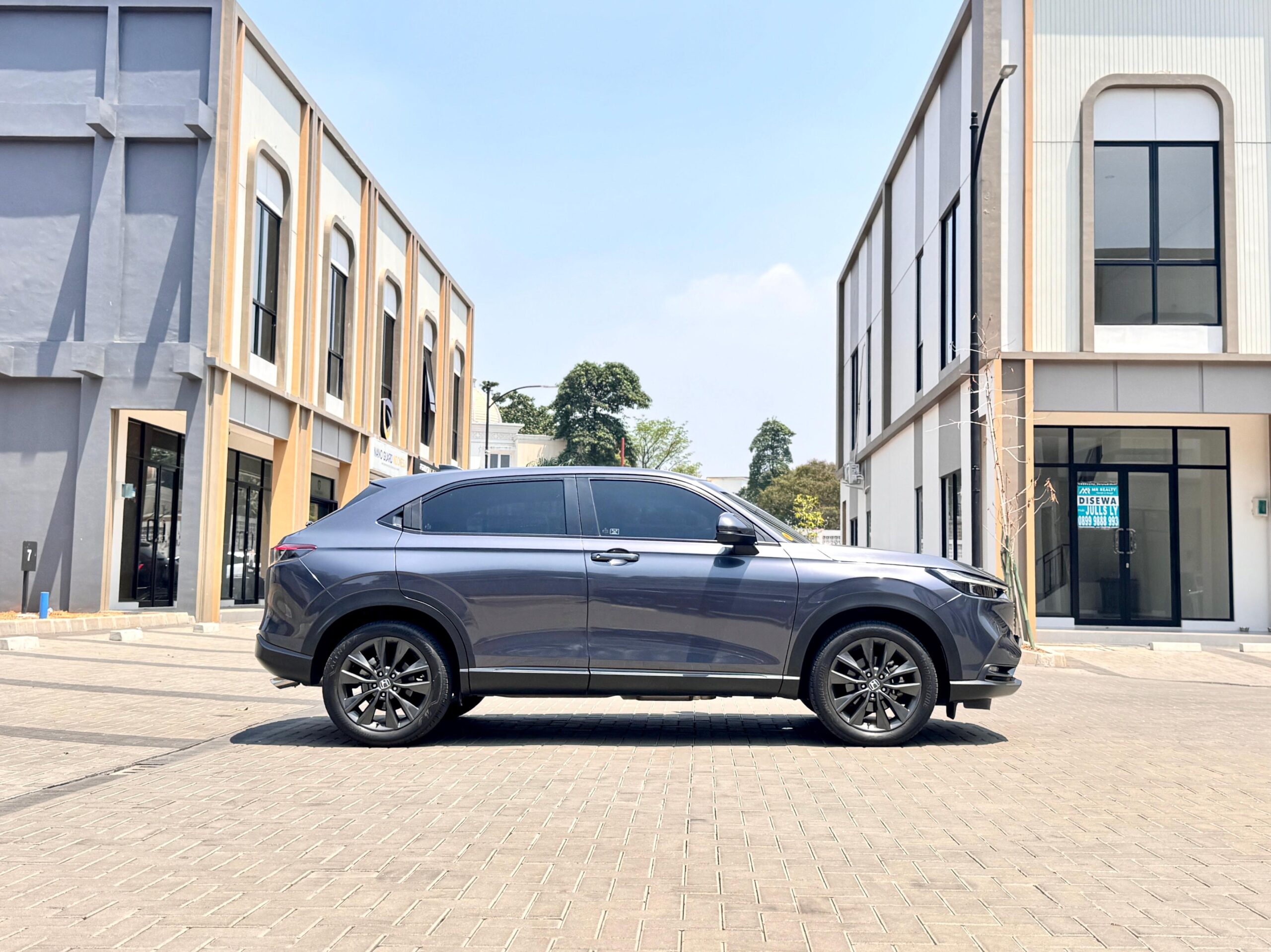 HRV SE CVT ABU 2023 - Gambar 6