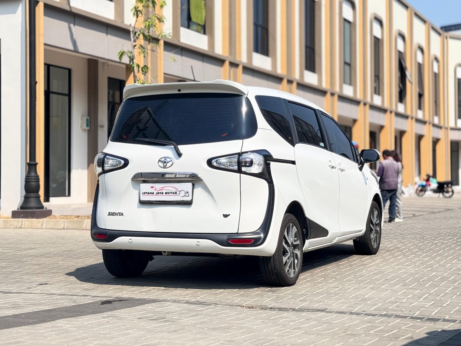 SIENTA V AT PUTIH 2020 - Gambar 5