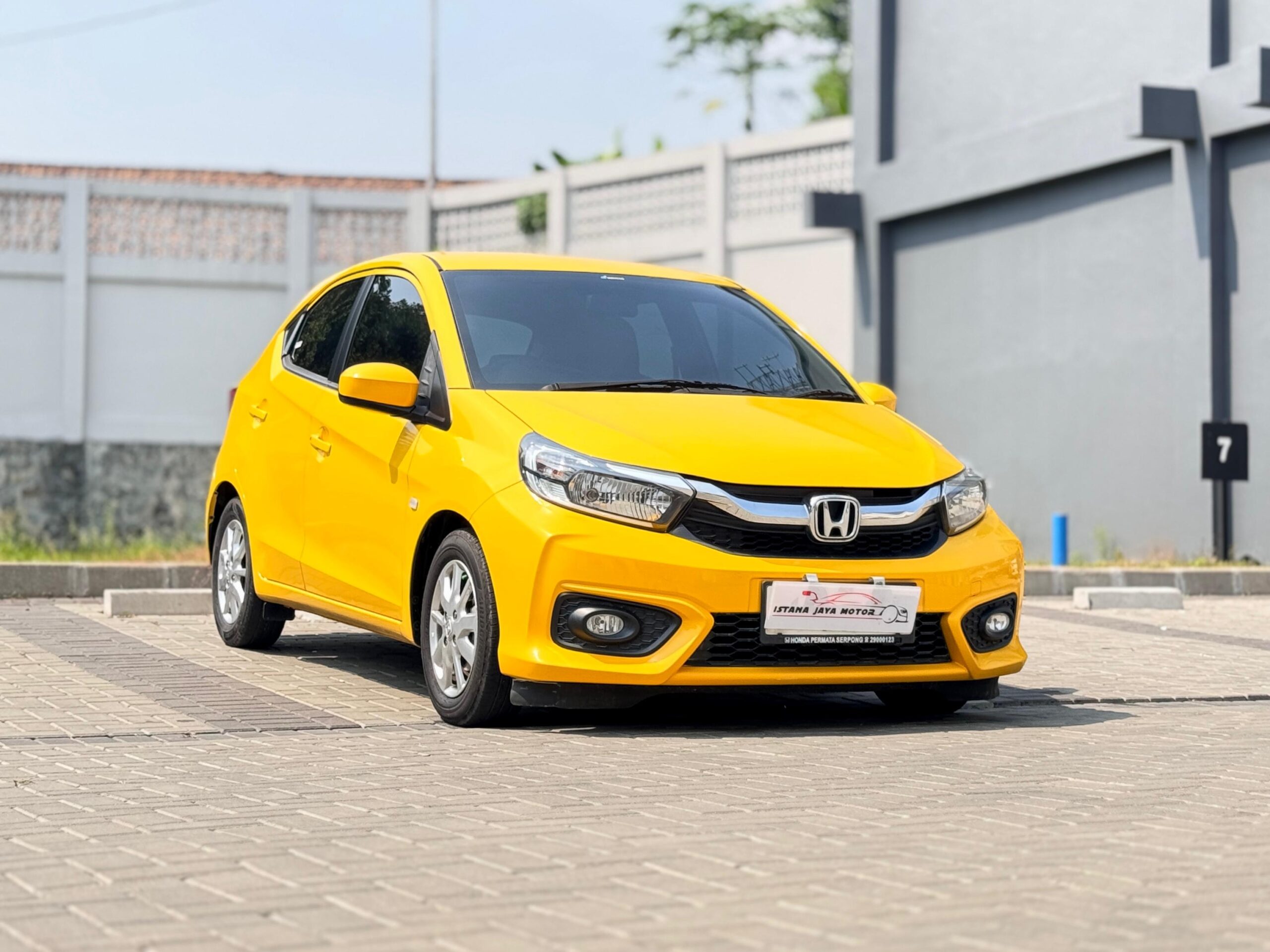 BRIO E AT KUNING 2023 - Gambar 4