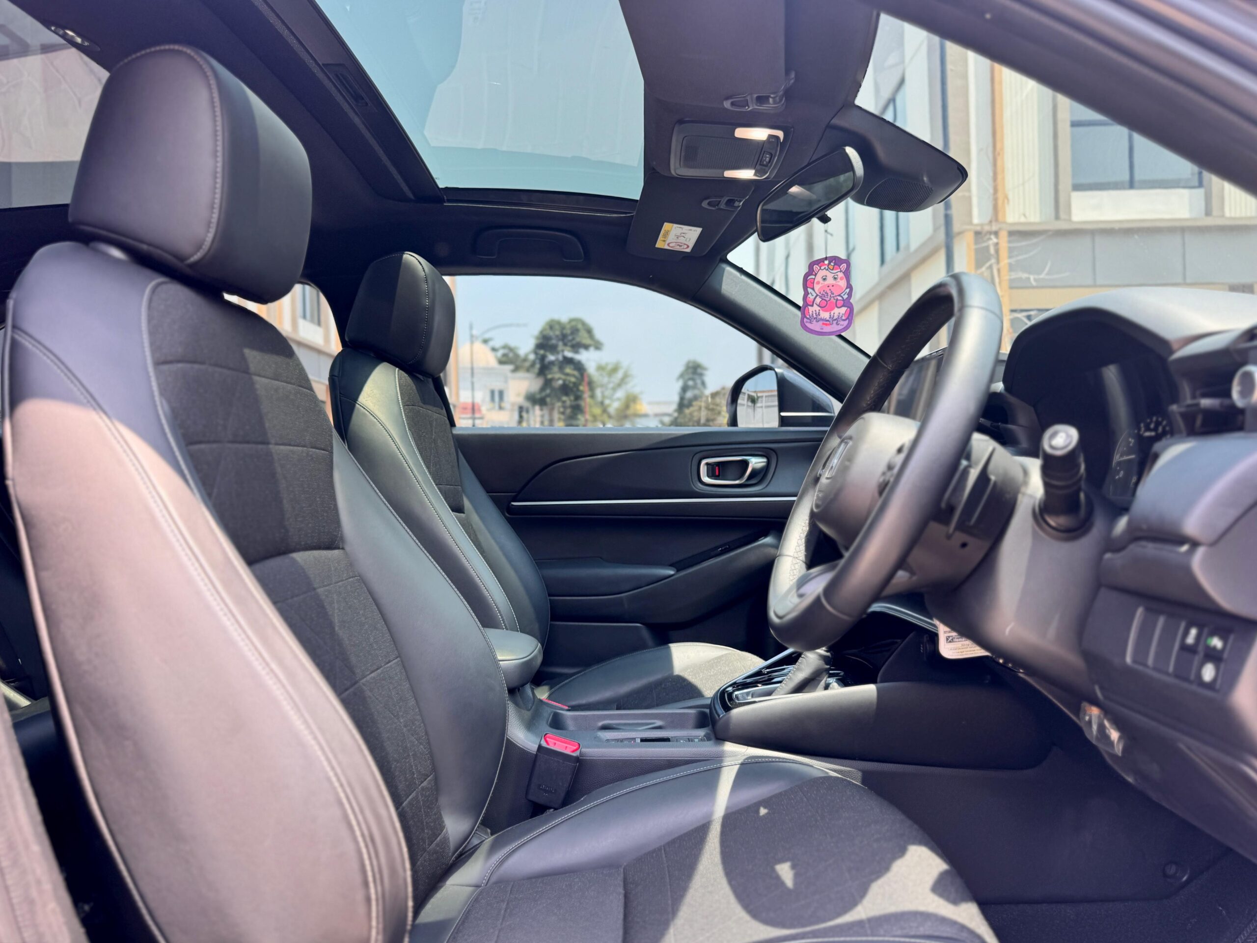 HRV SE CVT ABU 2023 - Gambar 11