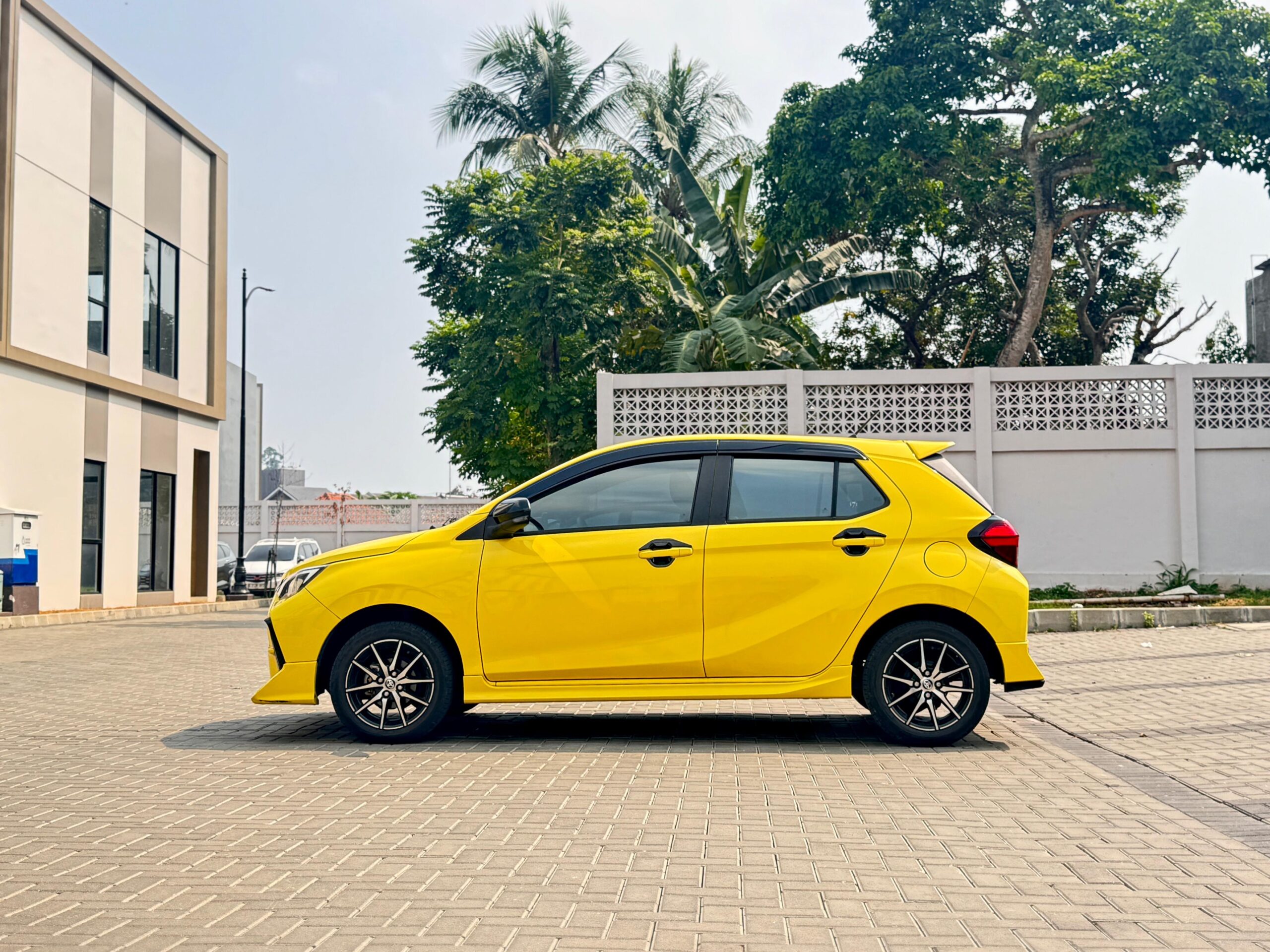 AGYA GR SPORT AT KUNING 2023 - Gambar 7