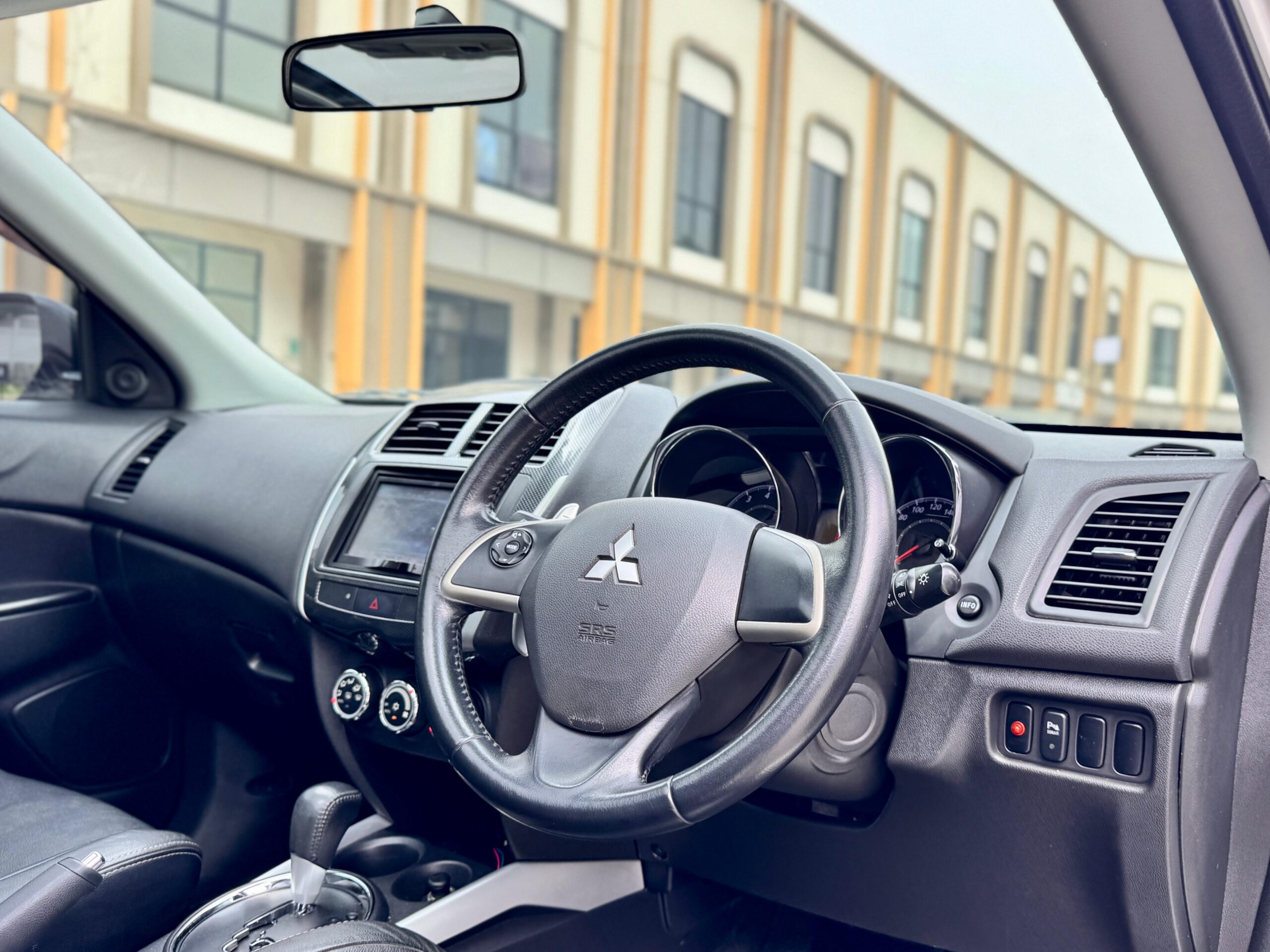 OUTLANDER SPORT PX PANORAMIC PUTIH 2014 - Gambar 10