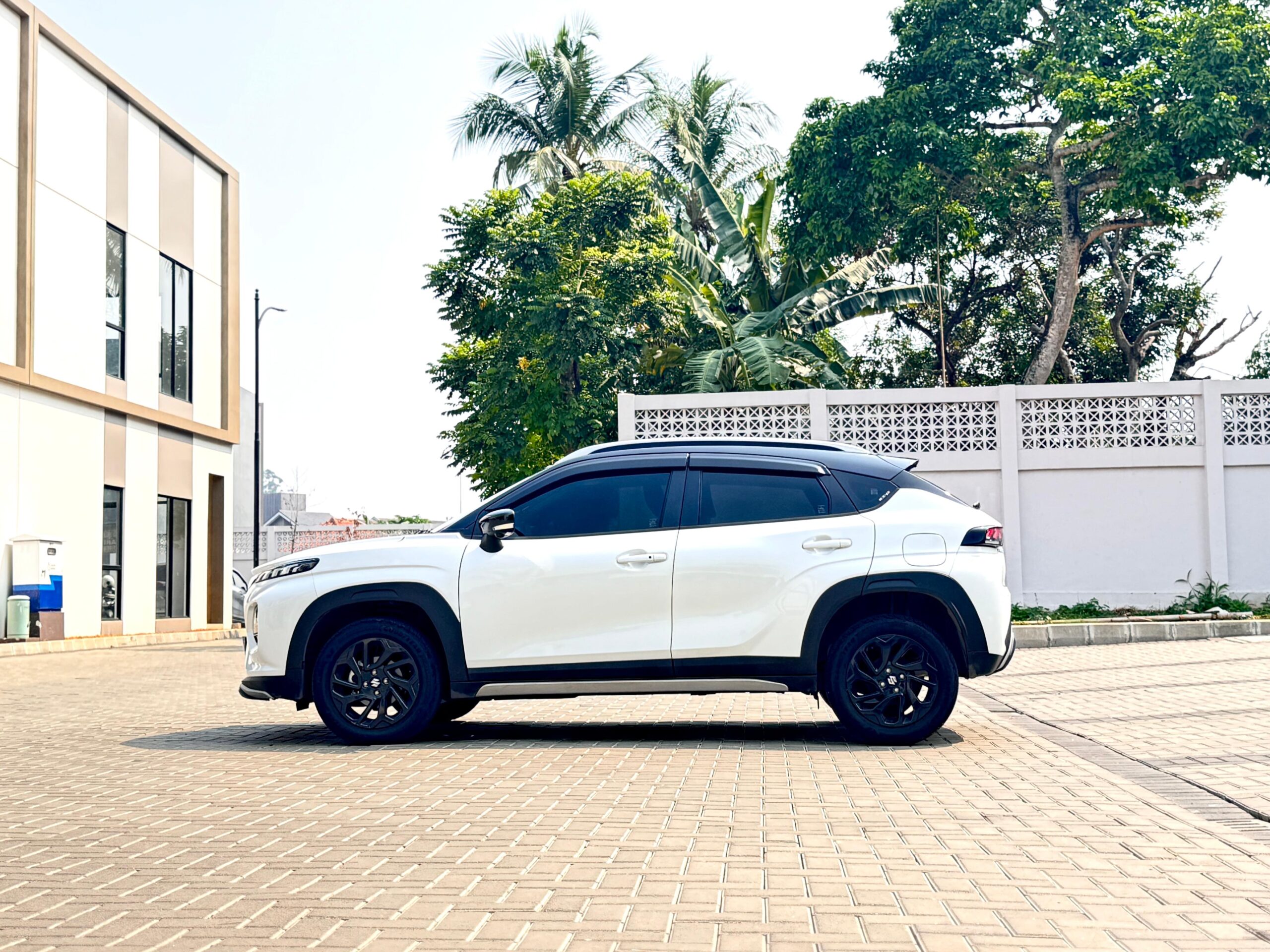 FRONX SGX AT PUTIH 2025 - Gambar 7