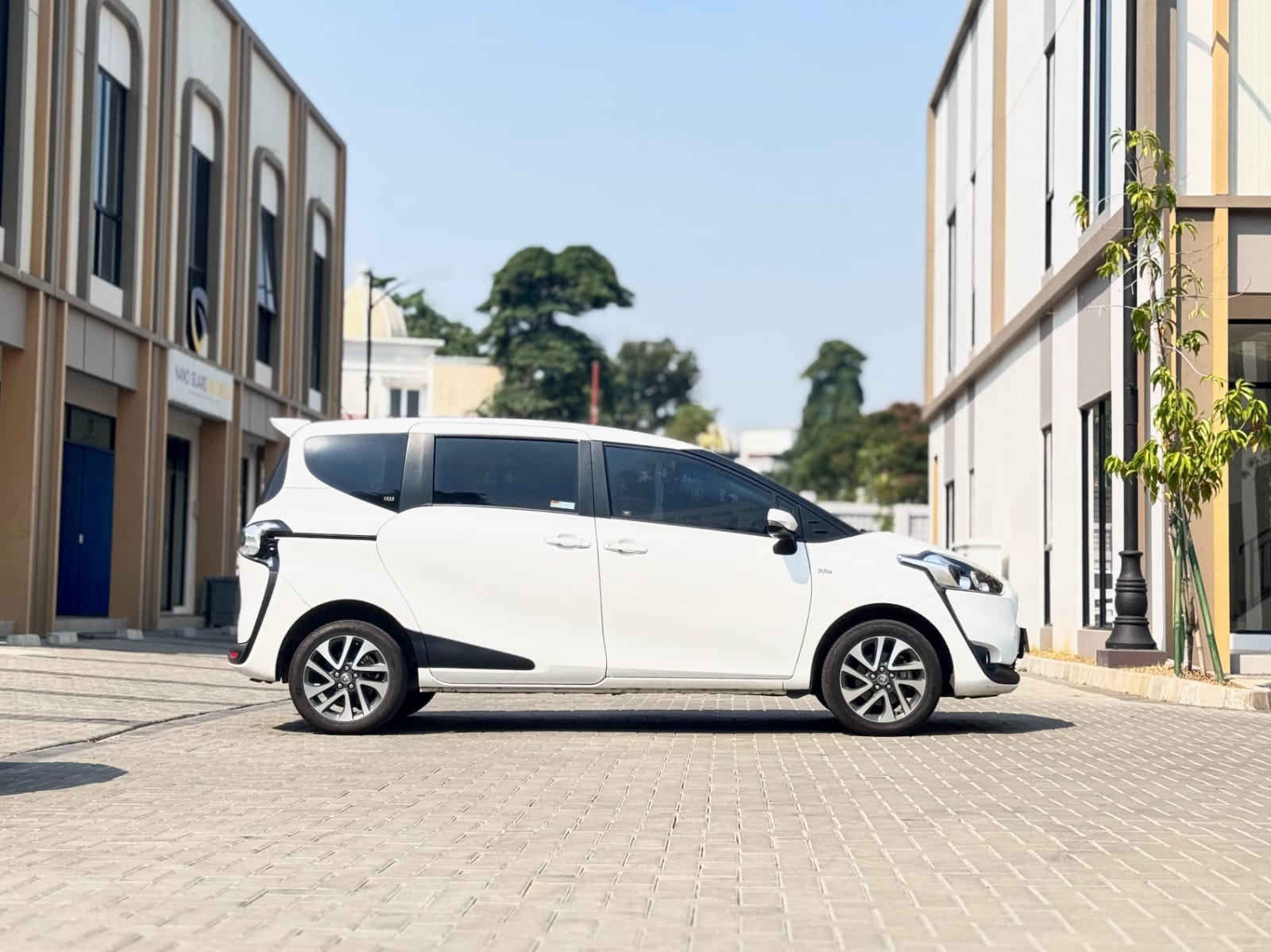 SIENTA V AT PUTIH 2020 - Gambar 6