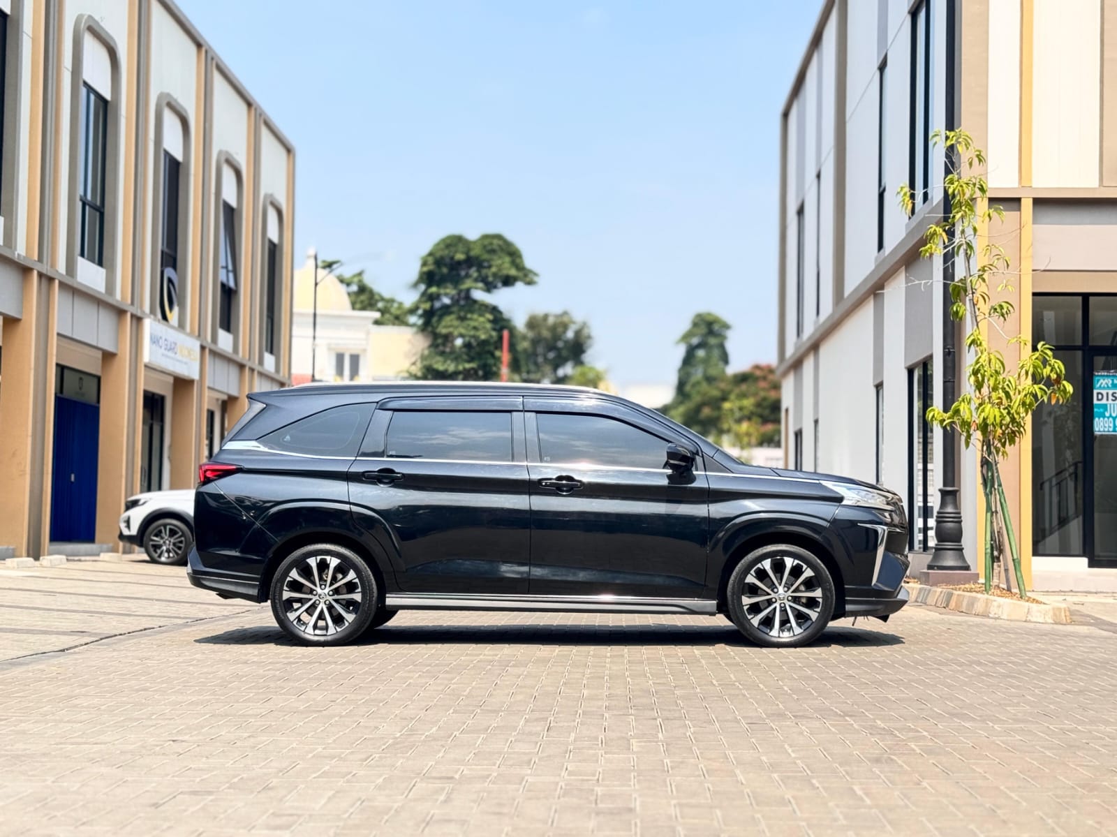 AVANZA VELOZ 1.5 Q CVT HITAM 2023 - Gambar 8