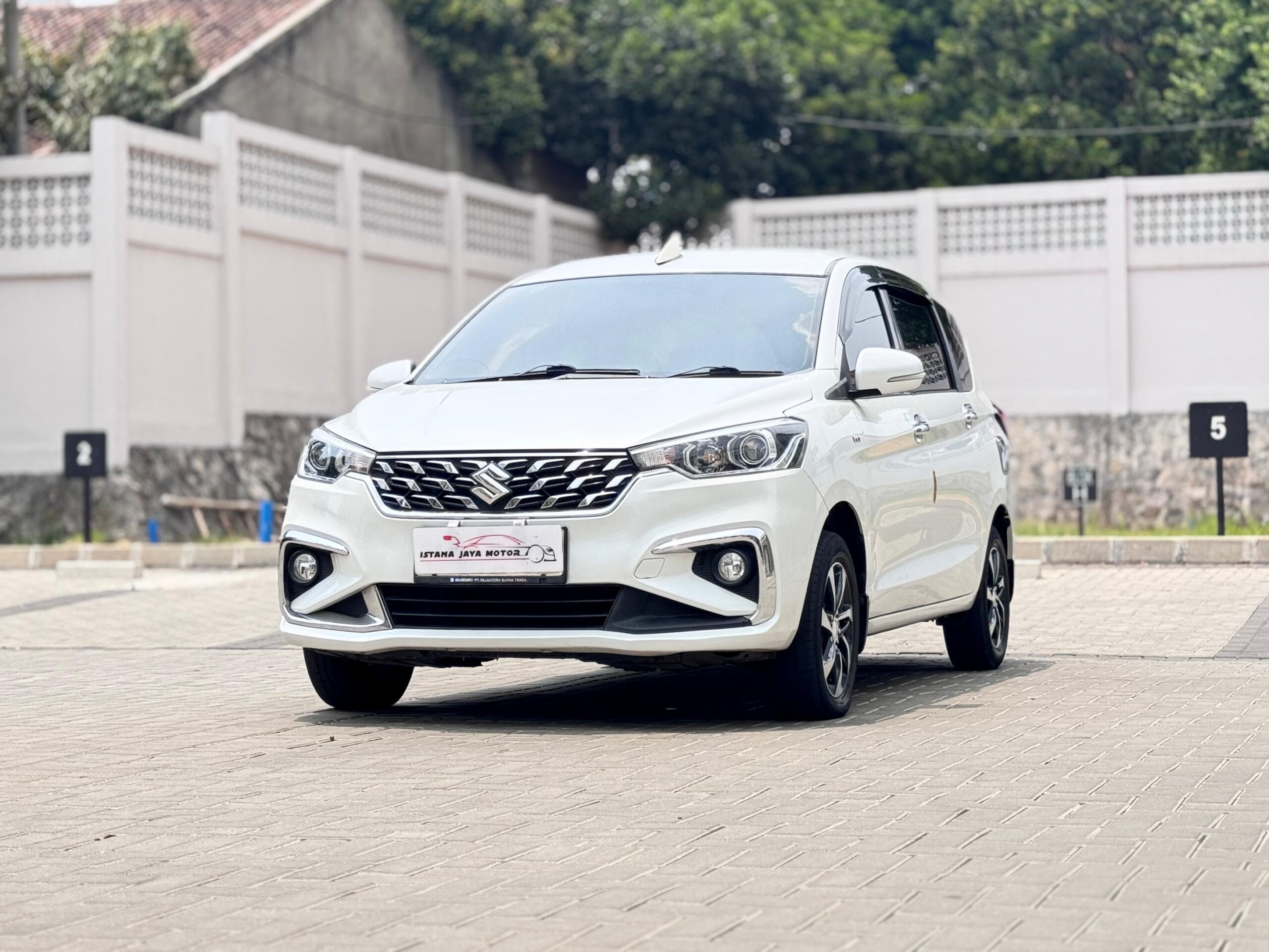 ERTIGA GX HYBRID AT PUTIH 2023 - Gambar 3