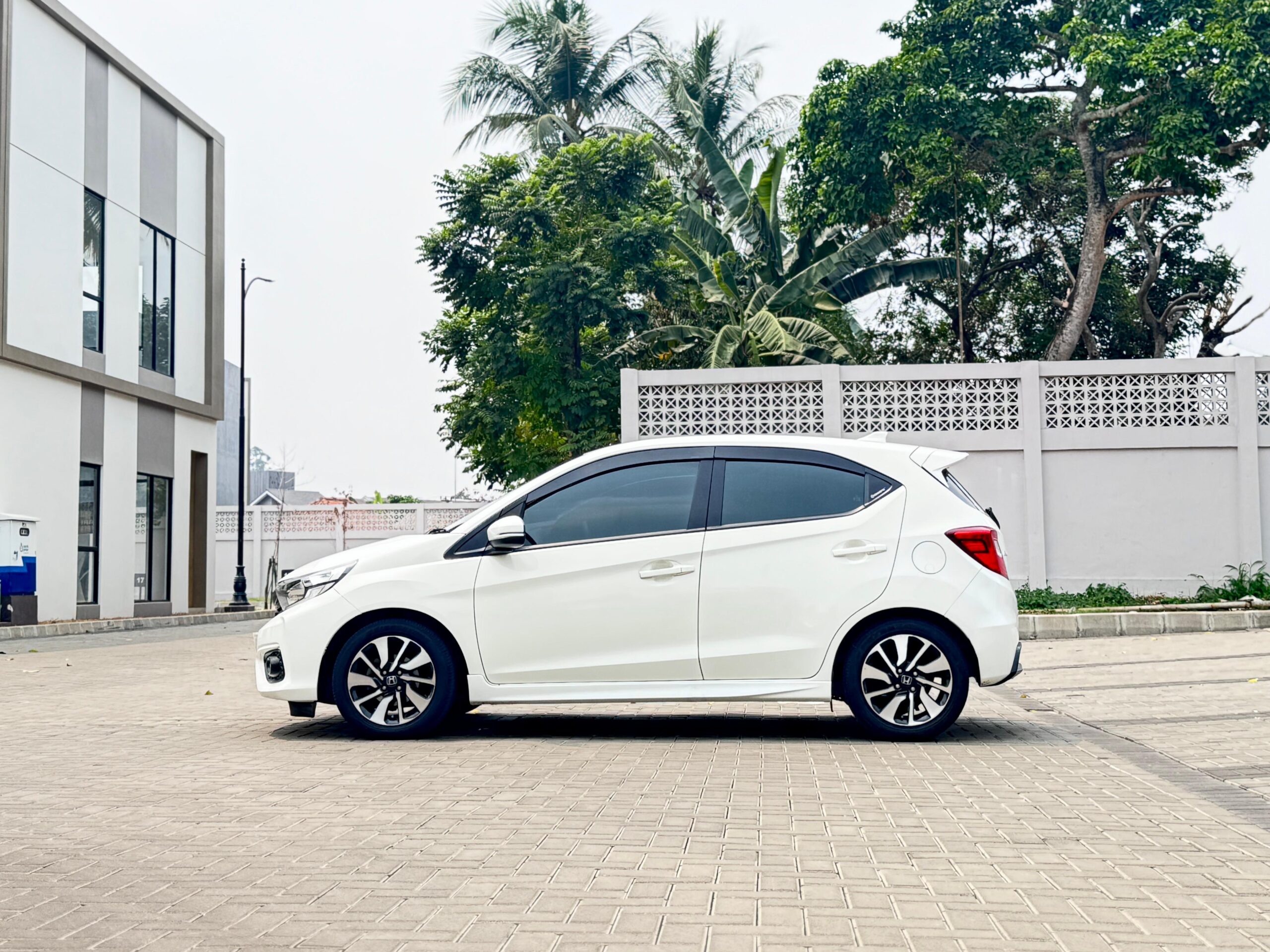 BRIO RS AT PUTIH 2021 - Gambar 5