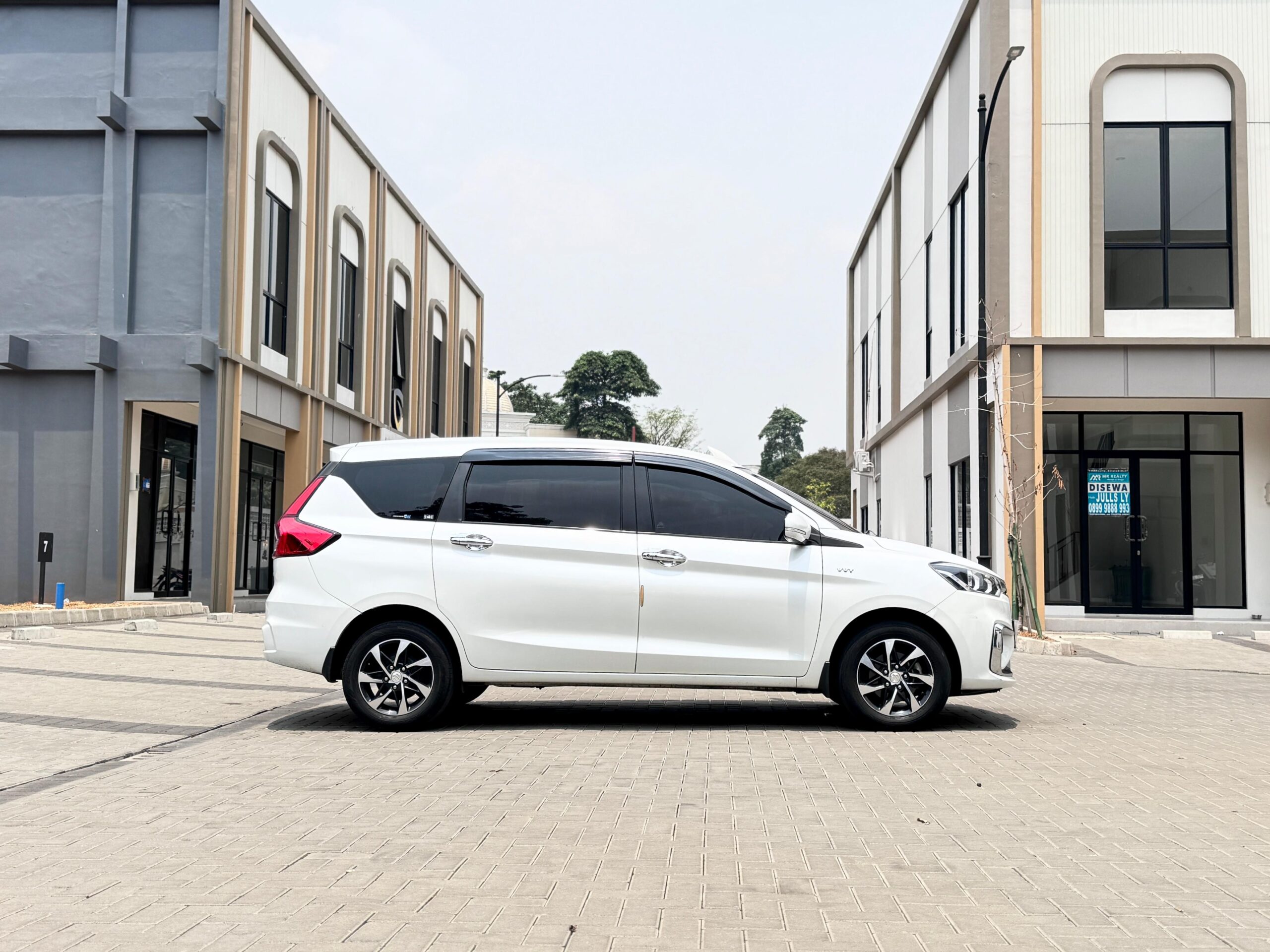 ERTIGA GX HYBRID AT PUTIH 2023 - Gambar 7