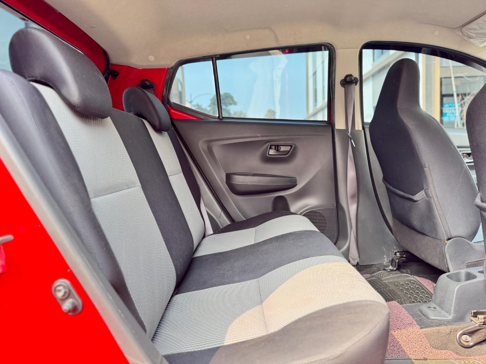 AYLA 1.0 M MT MERAH 2019 - Gambar 14