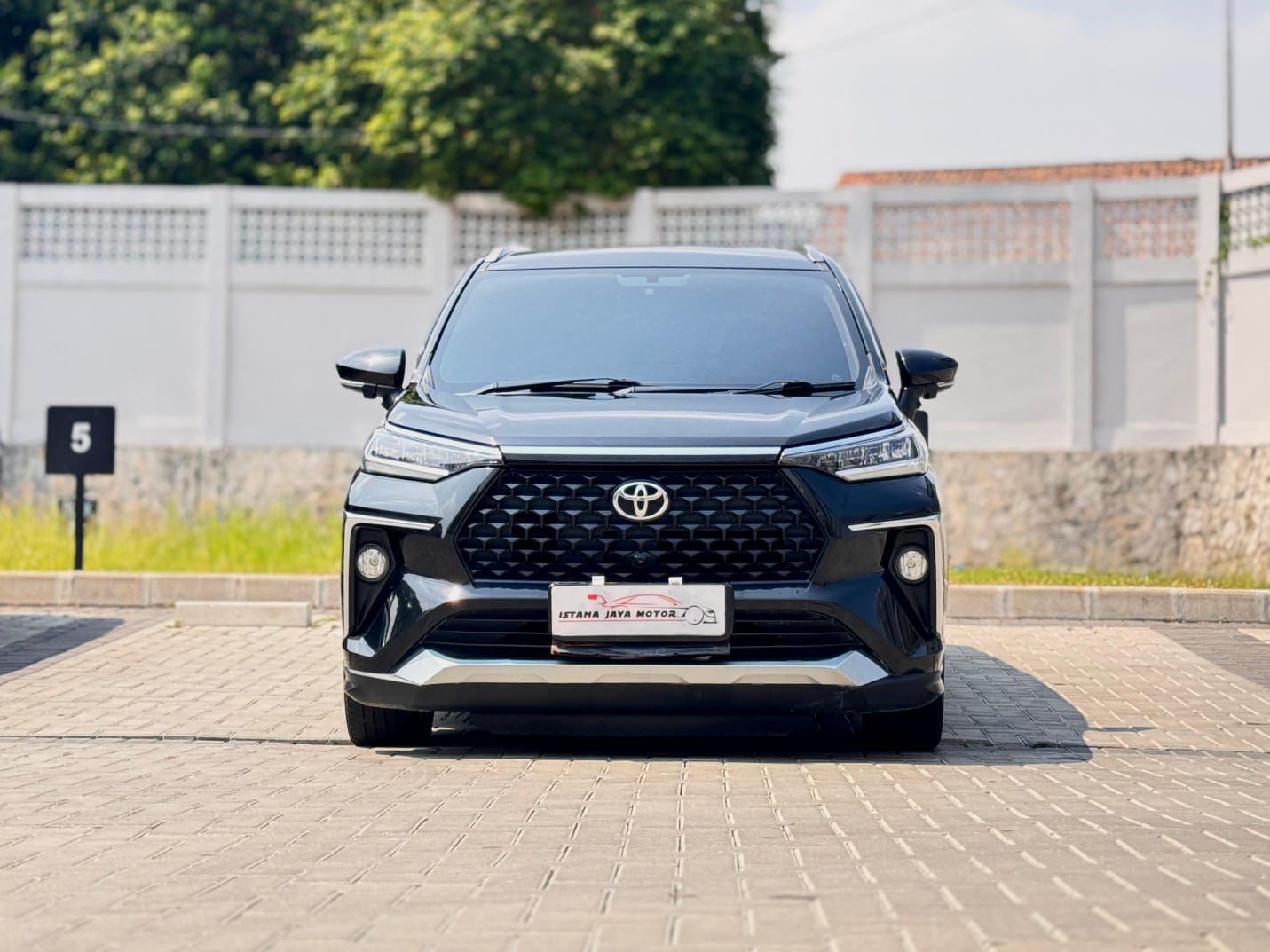 AVANZA VELOZ 1.5 Q CVT HITAM 2023