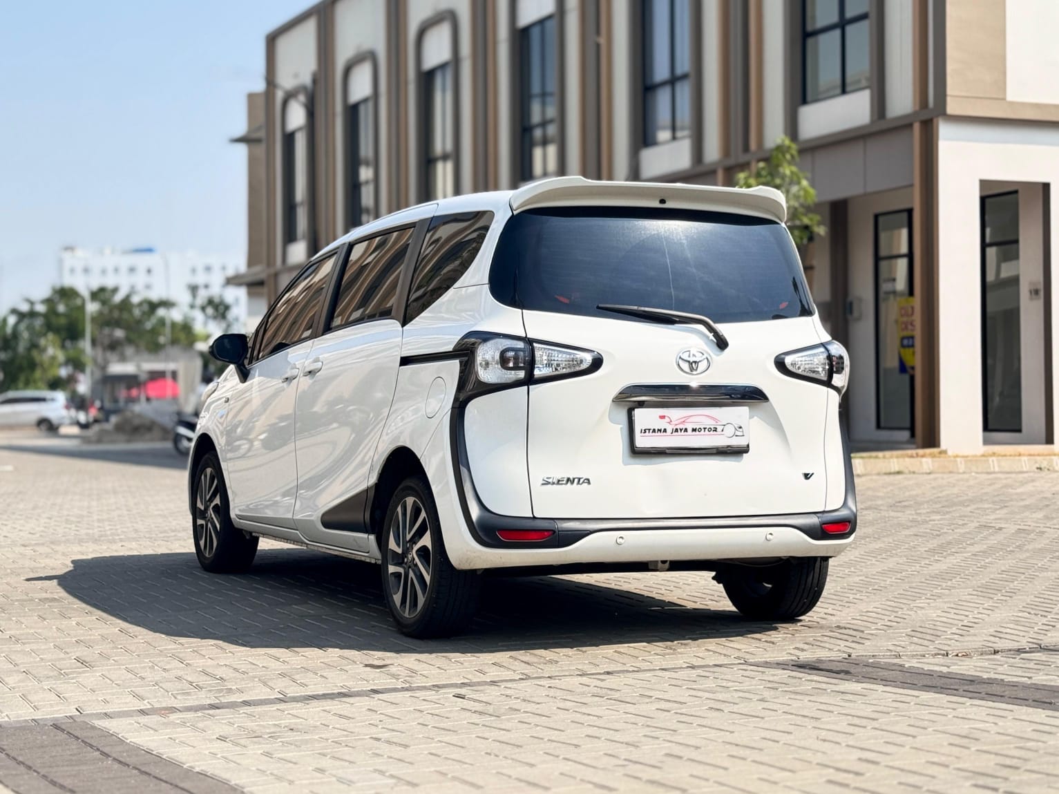 SIENTA V AT PUTIH 2020 - Gambar 4