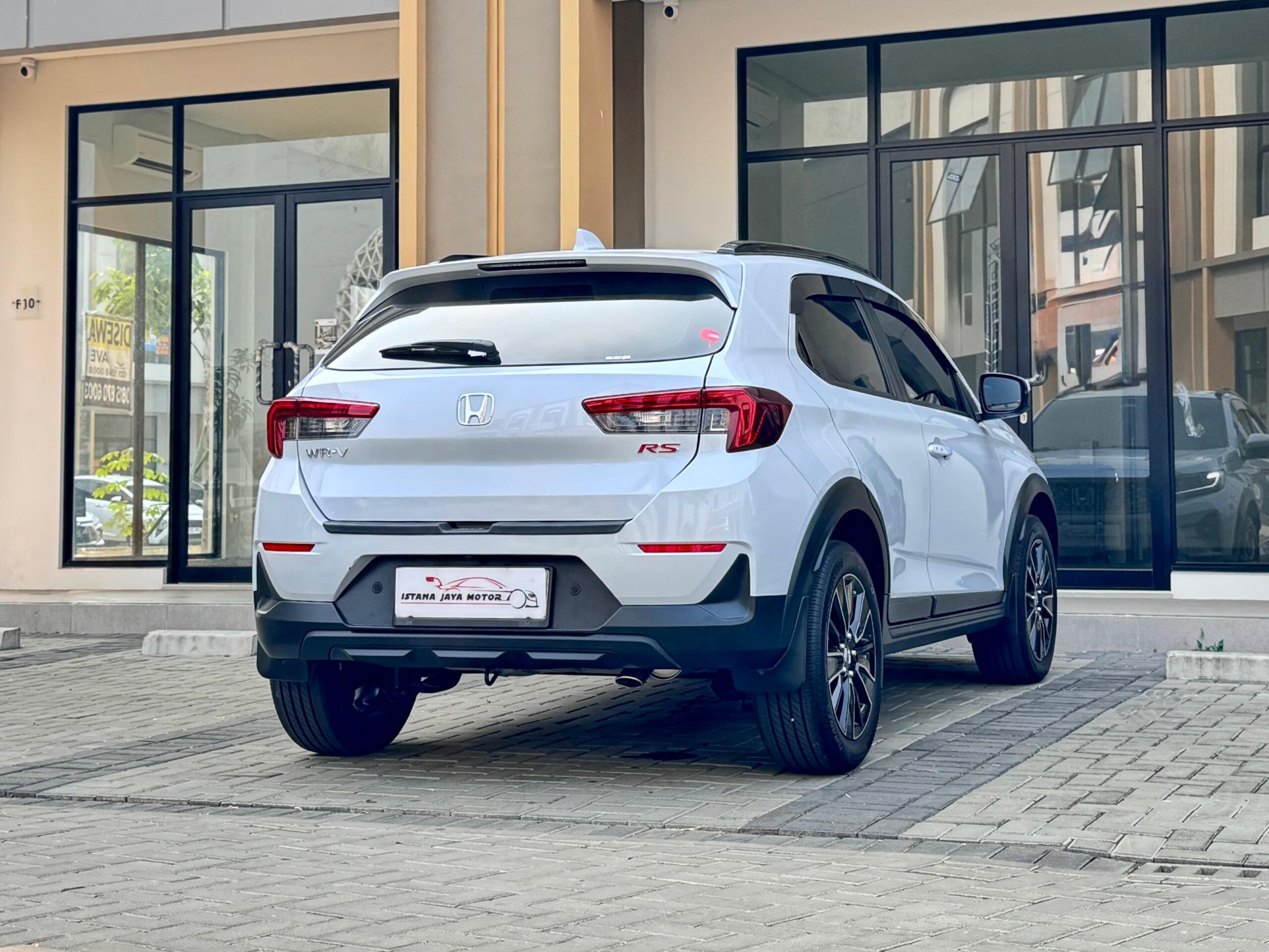 WRV RS SENSING CVT PUTIH 2023 - Gambar 4