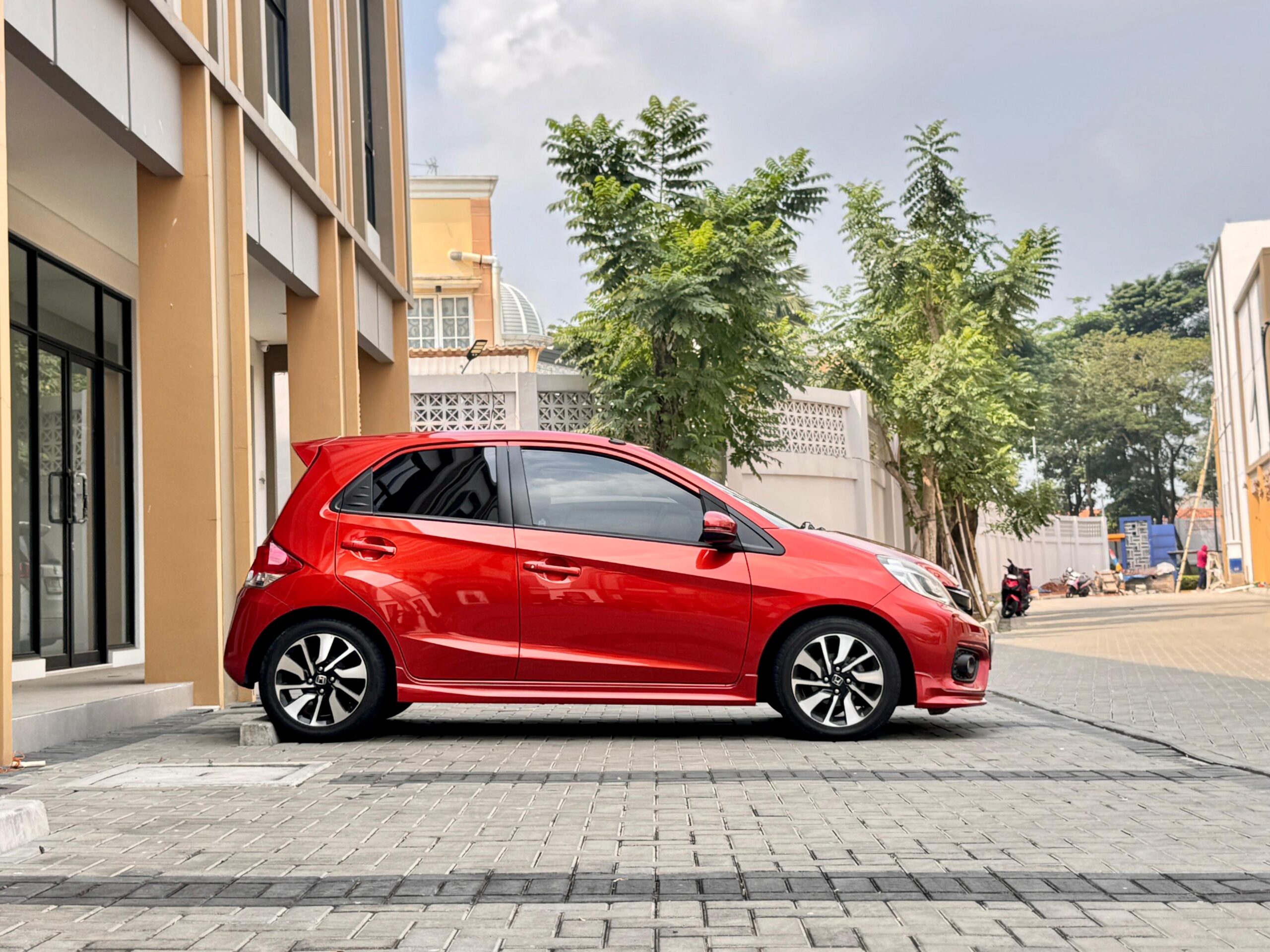 BRIO RS AT ORANGE 2017 - Gambar 8