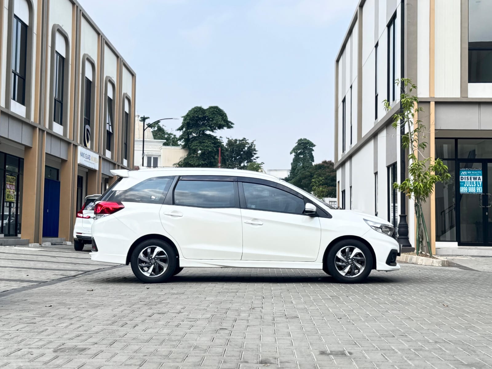 MOBILIO RS AT PUTIH 2018 - Gambar 5