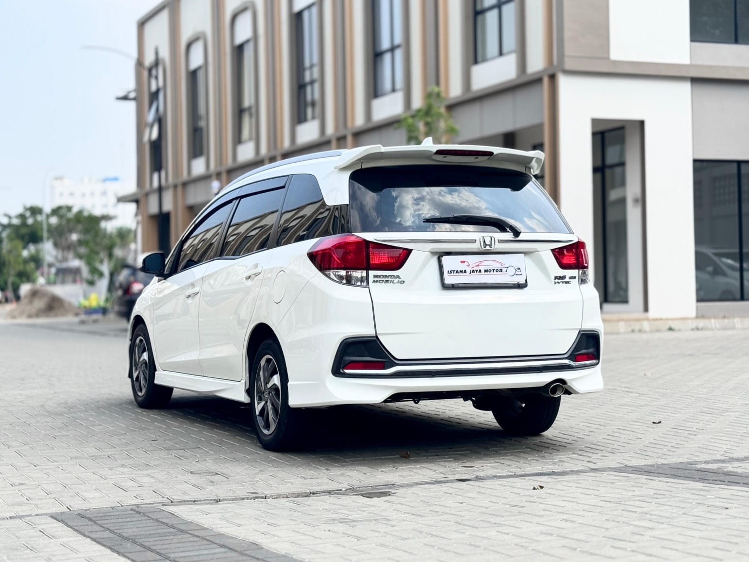 MOBILIO RS AT PUTIH 2018 - Gambar 7