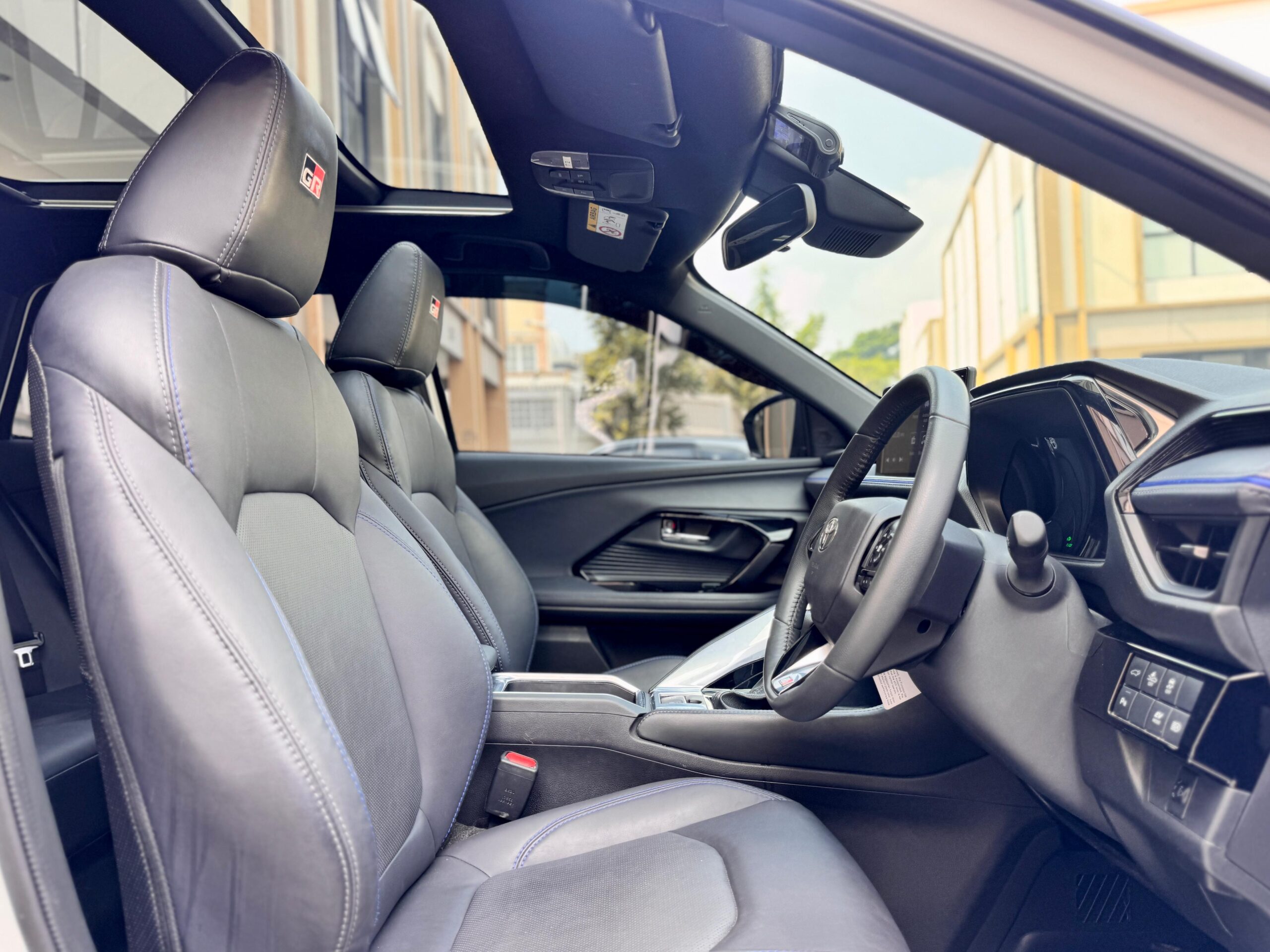 YARIS CROSS S GR HV TSS PUTIH 2025 - Gambar 14