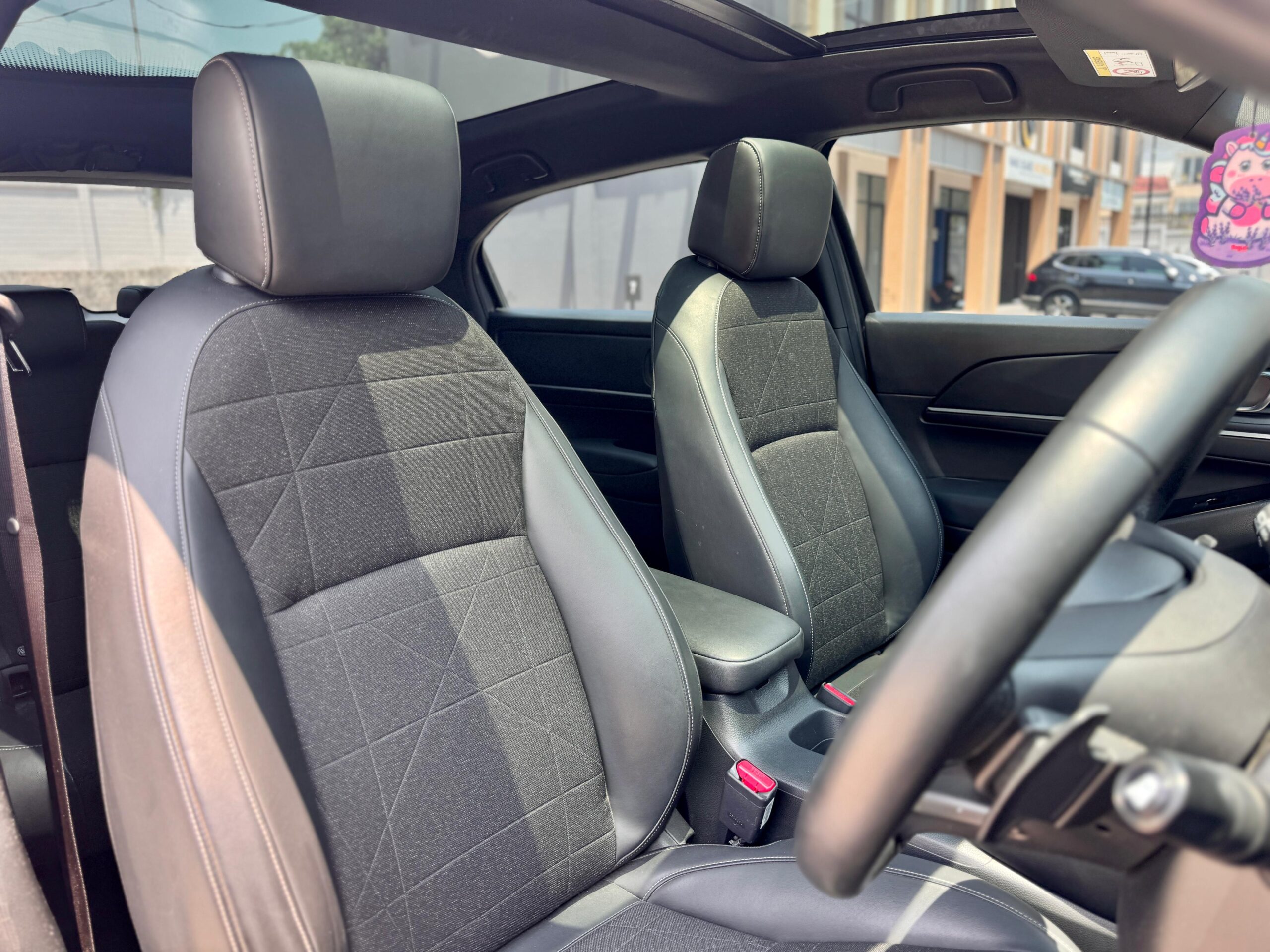 HRV SE CVT ABU 2023 - Gambar 13
