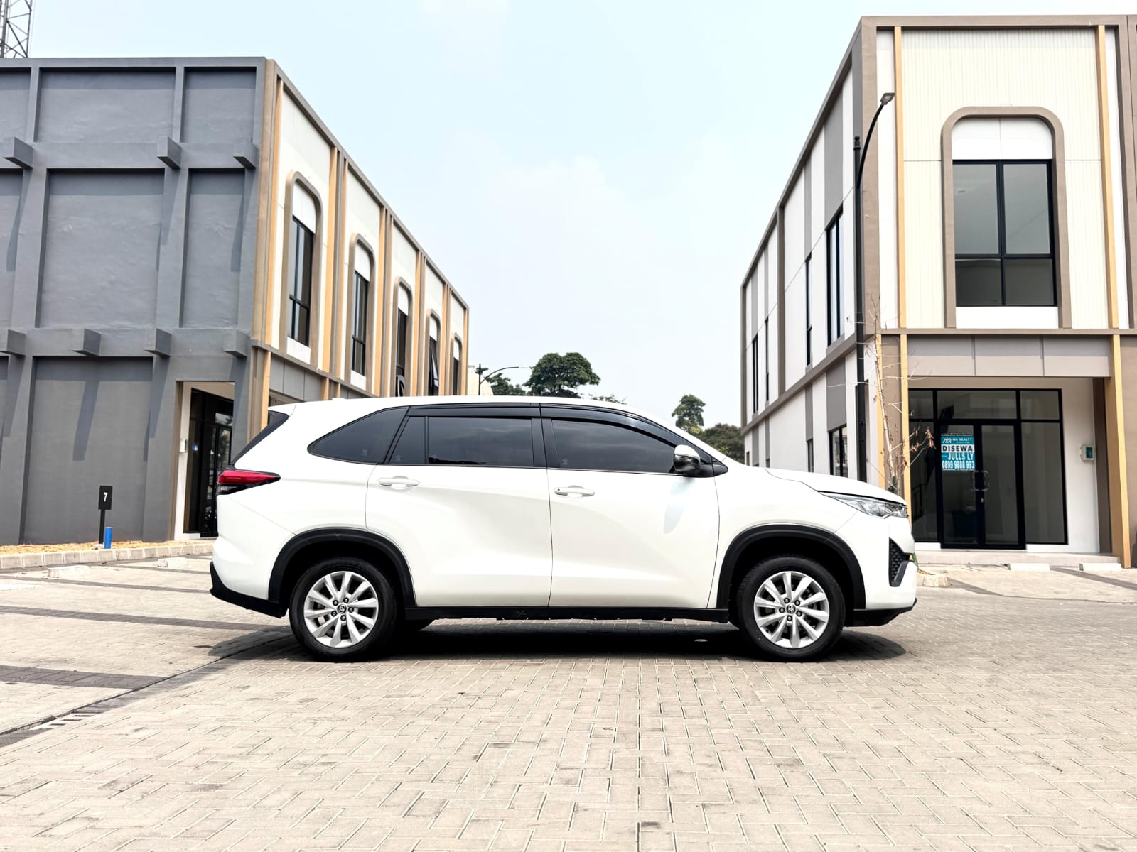 INNOVA ZENIX 2.0 V CVT PUTIH 2024 - Gambar 5