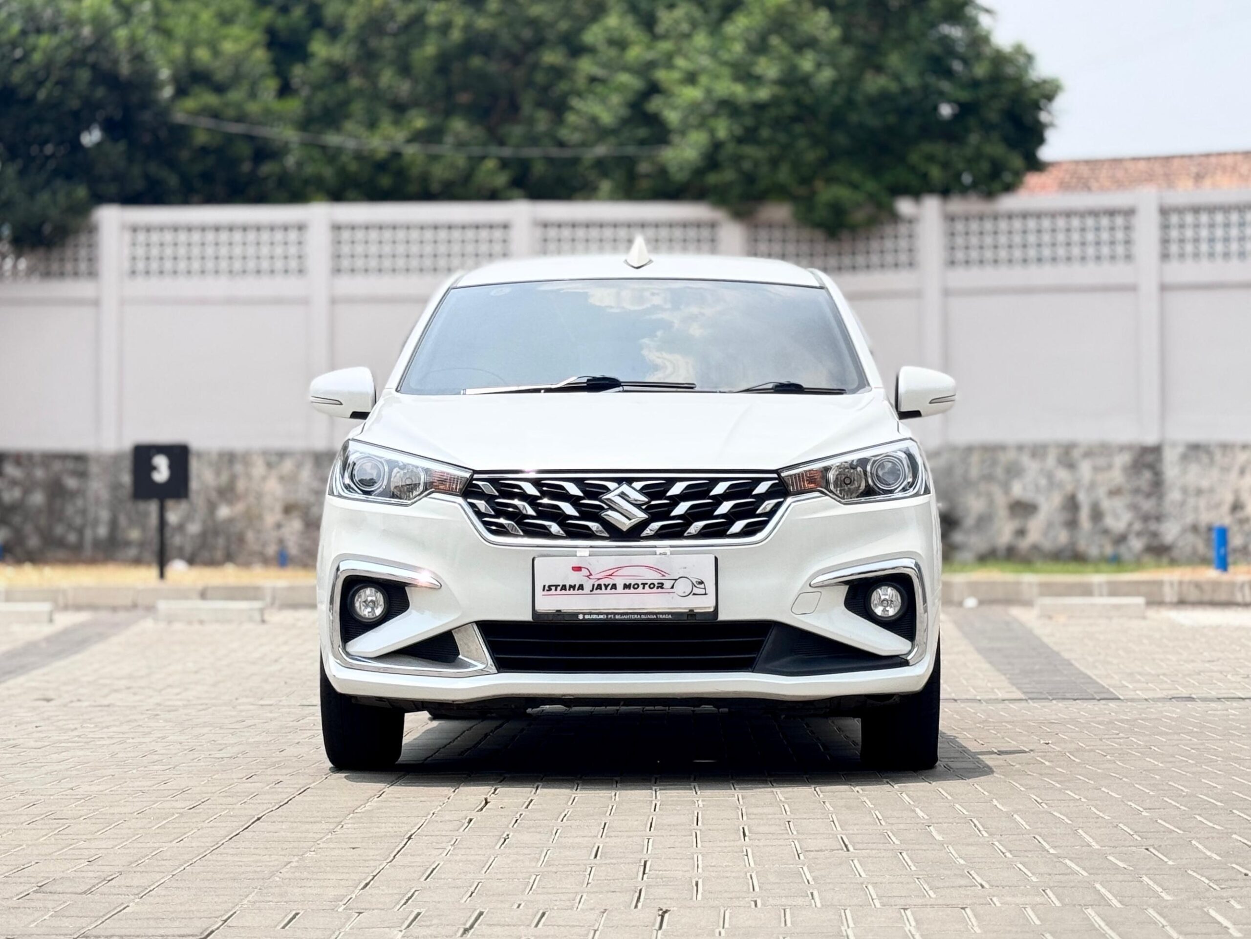 ERTIGA GX HYBRID AT PUTIH 2023