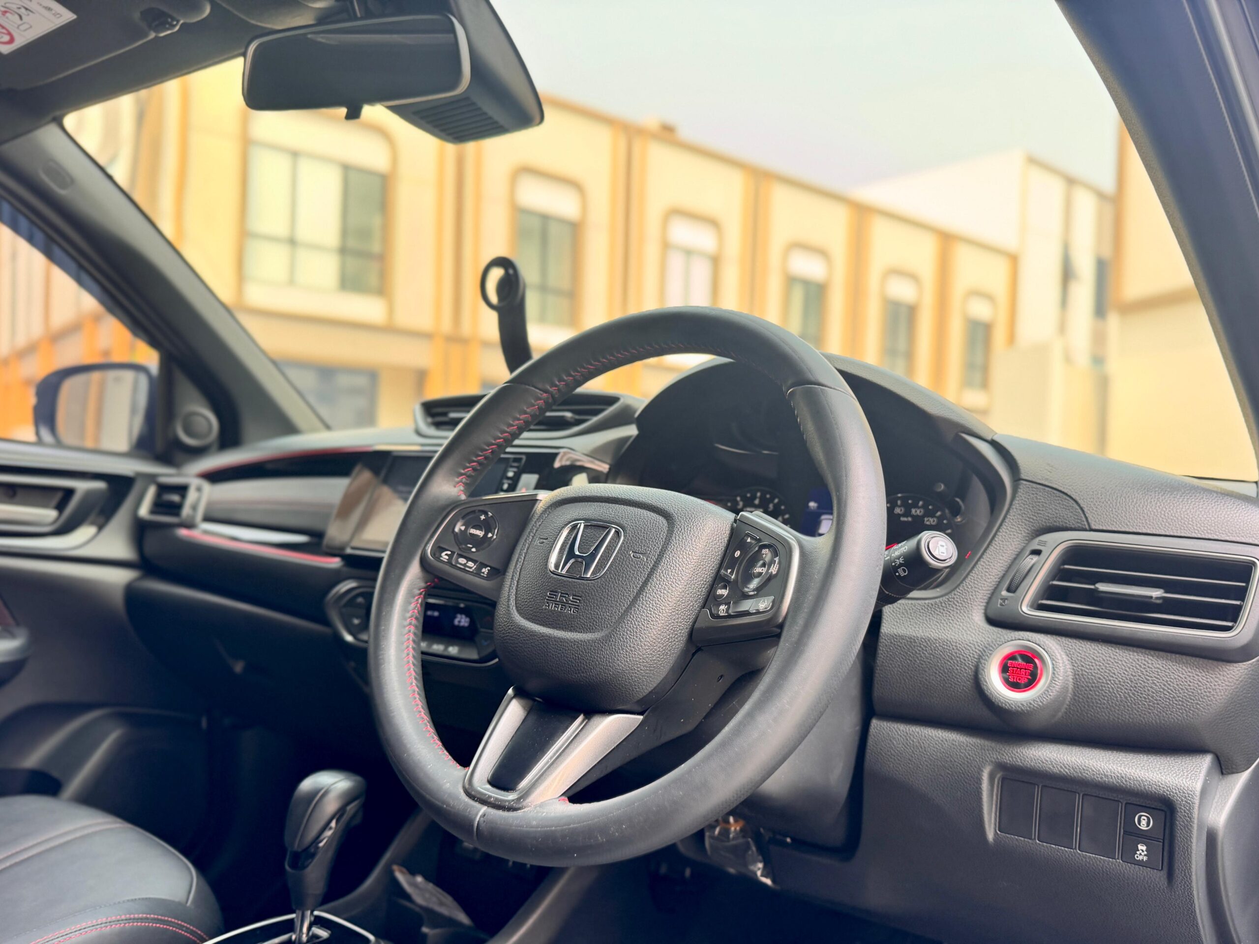 WRV RS SENSING CVT PUTIH 2023 - Gambar 11