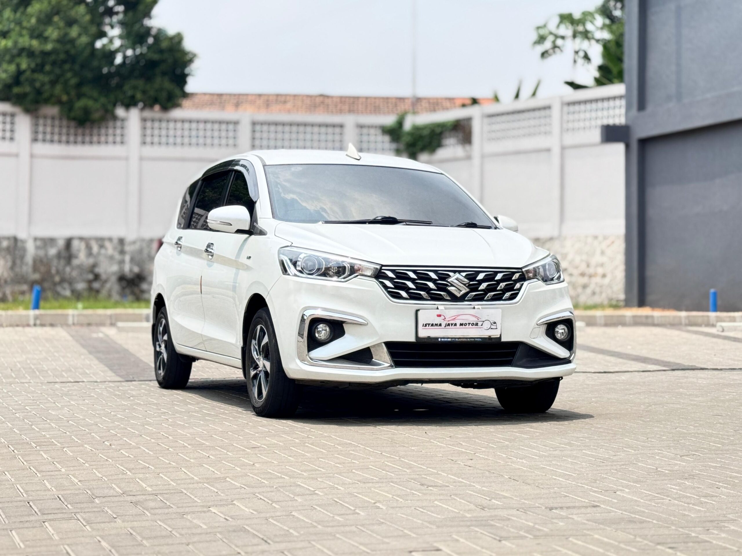 ERTIGA GX HYBRID AT PUTIH 2023 - Gambar 4