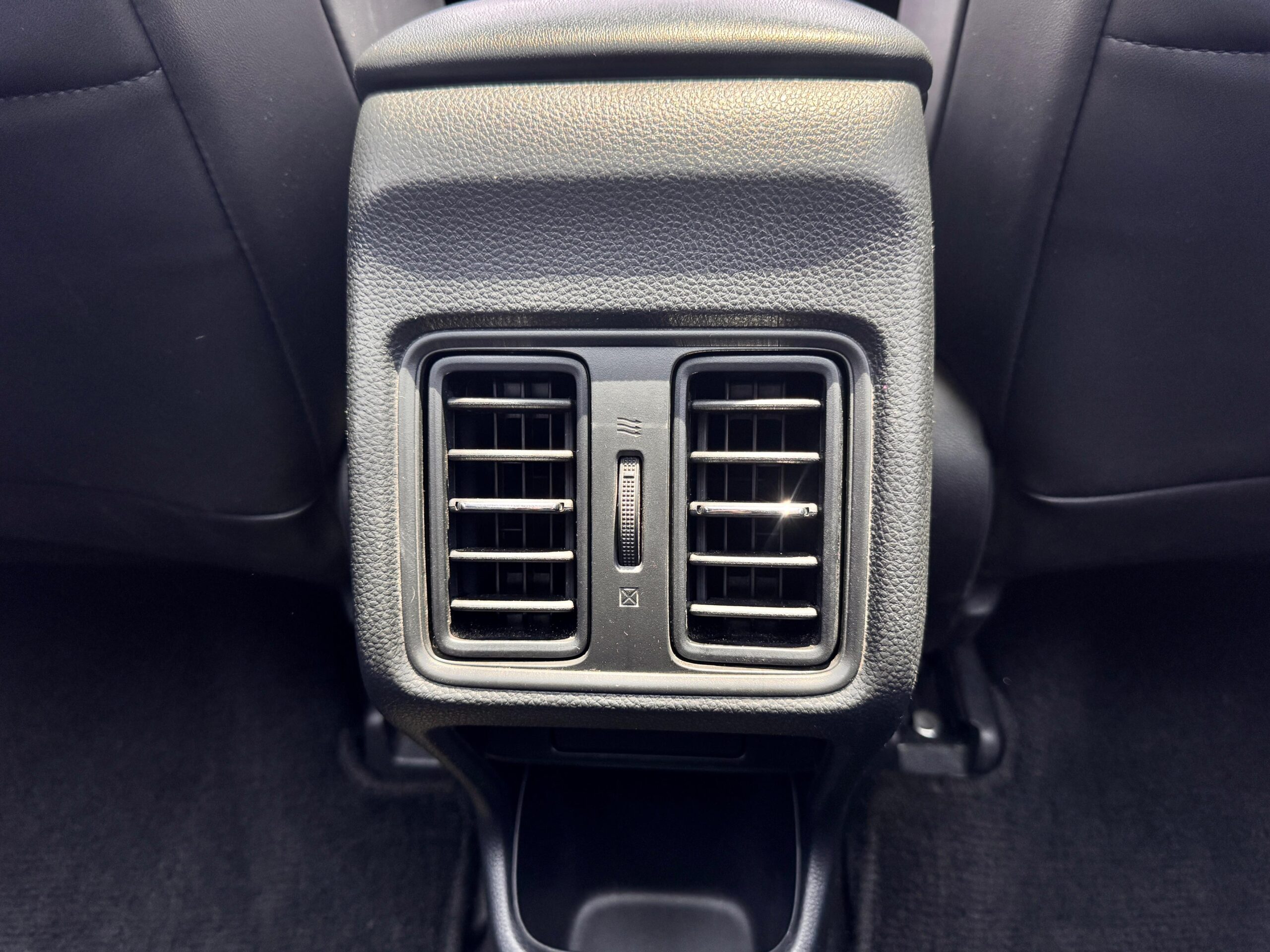 HRV SE CVT ABU 2023 - Gambar 16