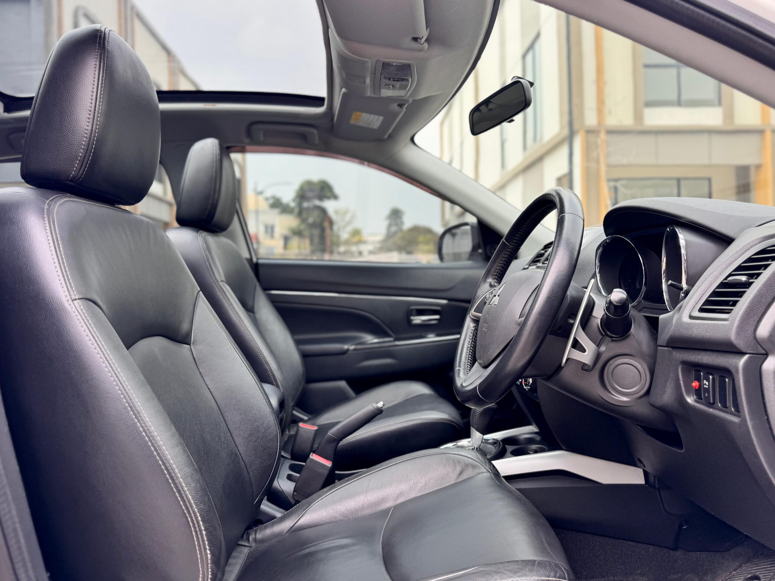 OUTLANDER SPORT PX PANORAMIC PUTIH 2014 - Gambar 13