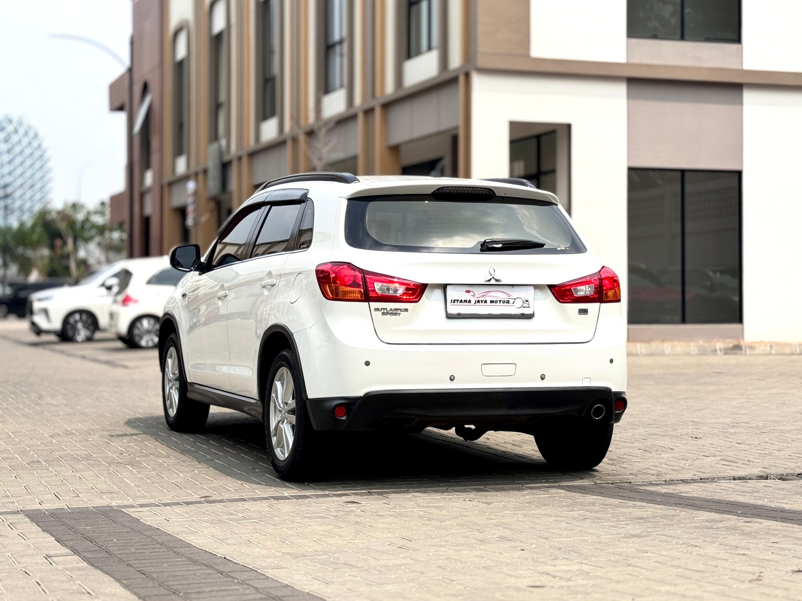 OUTLANDER SPORT PX PANORAMIC PUTIH 2014 - Gambar 6