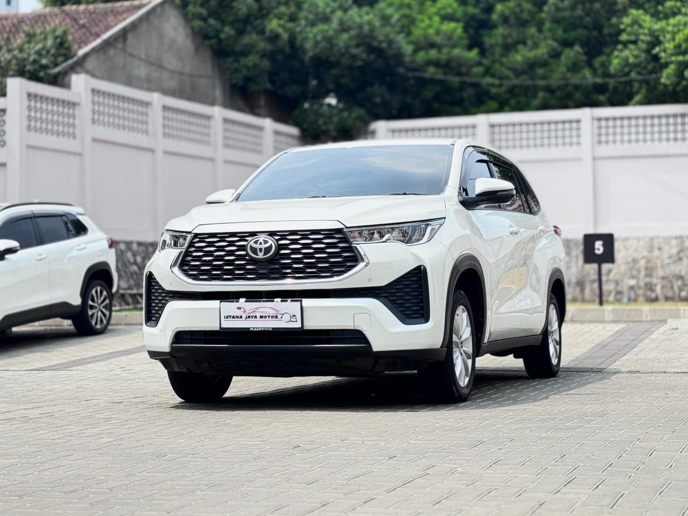 INNOVA ZENIX 2.0 V CVT PUTIH 2024 - Gambar 3