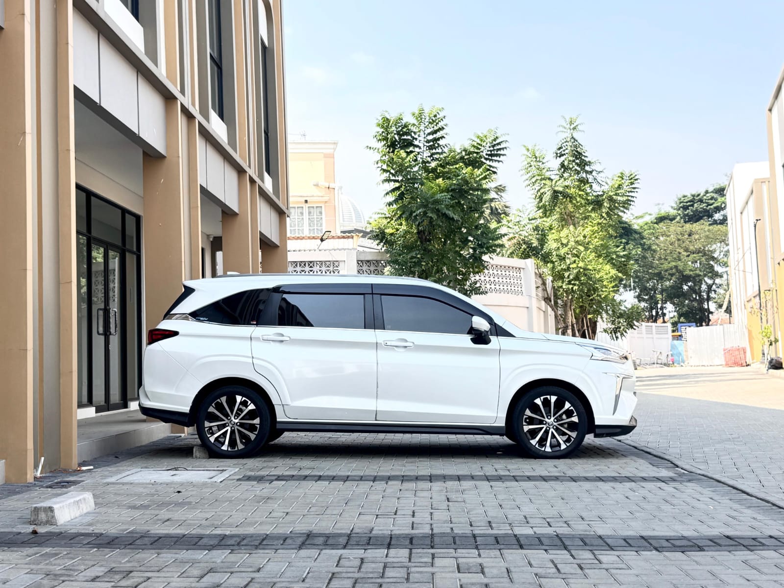 AVANZA VELOZ 1.5 Q CVT PUTIH 2024 - Gambar 4
