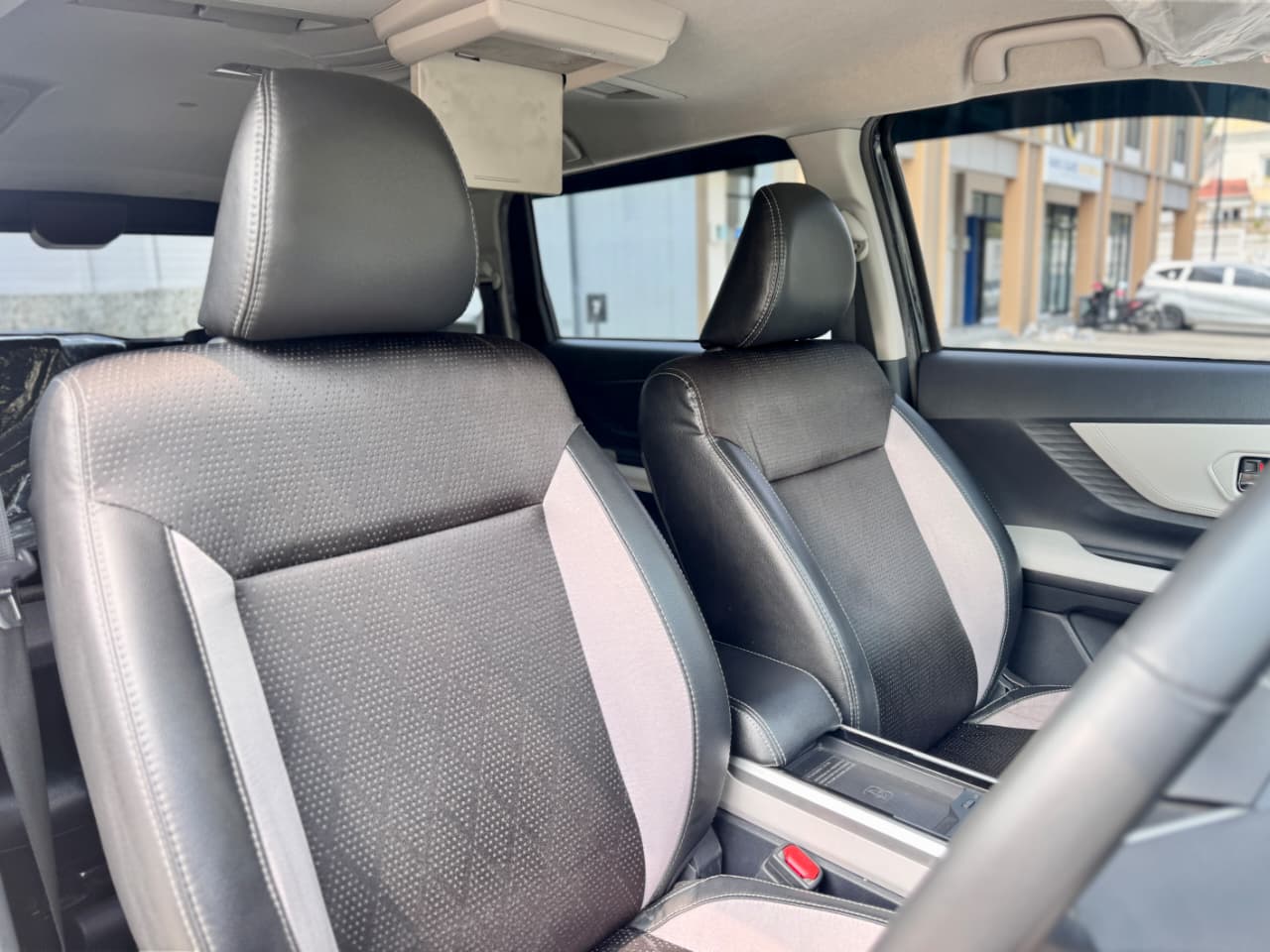AVANZA VELOZ 1.5 Q CVT HITAM 2012 - Gambar 12