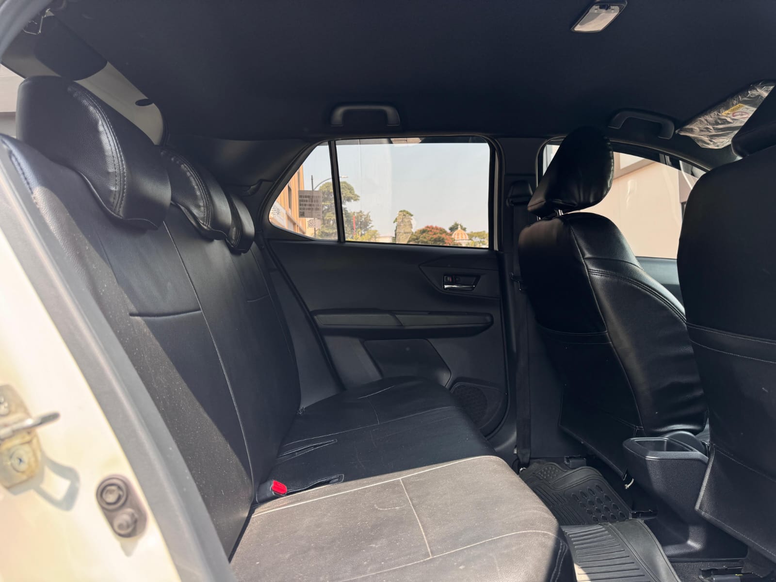 AVANZA VELOZ 1.5 Q CVT HITAM 2023 - Gambar 17