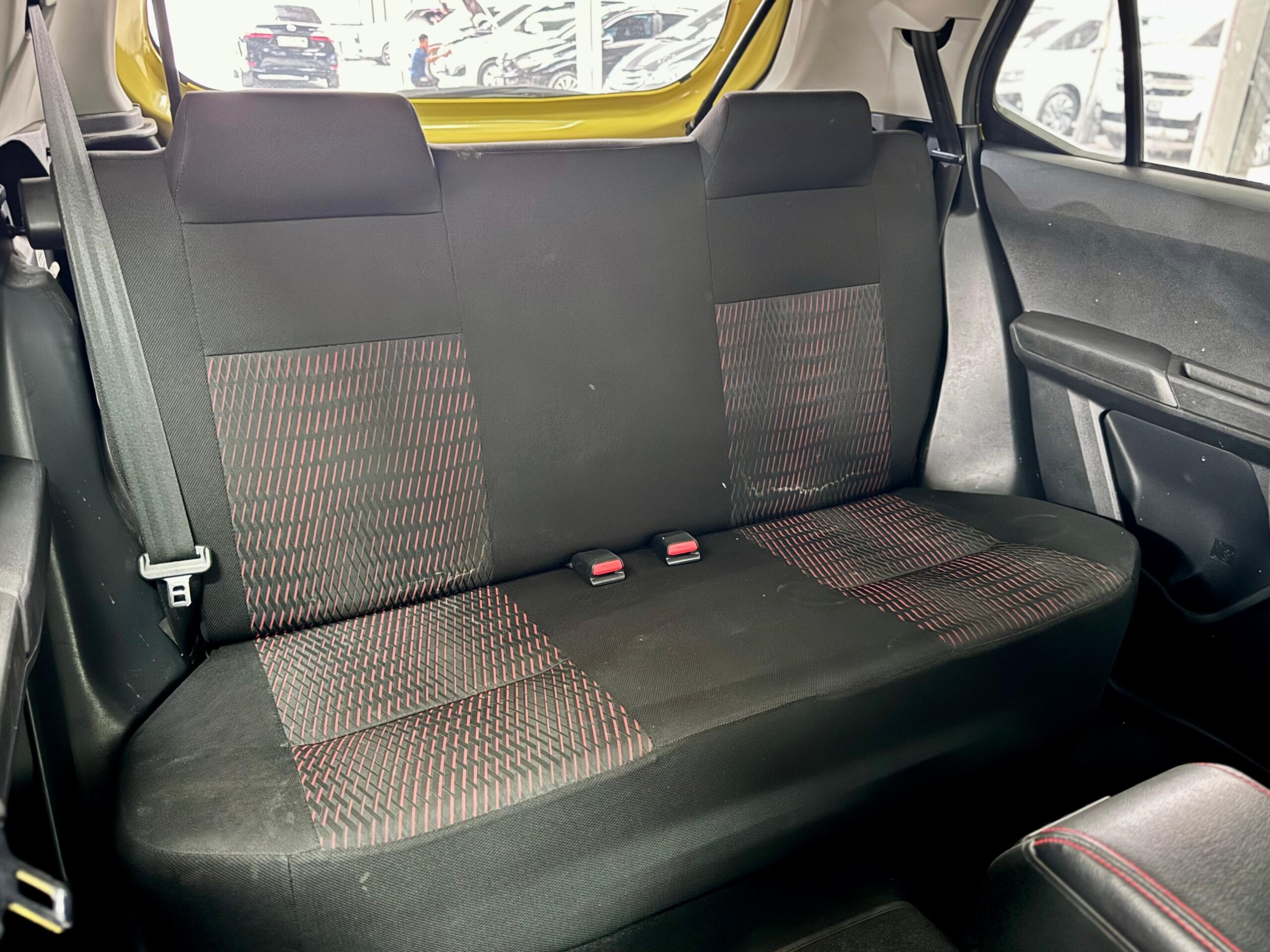 AYLA 1.2 R ADS AT KUNING 2023 - Gambar 15